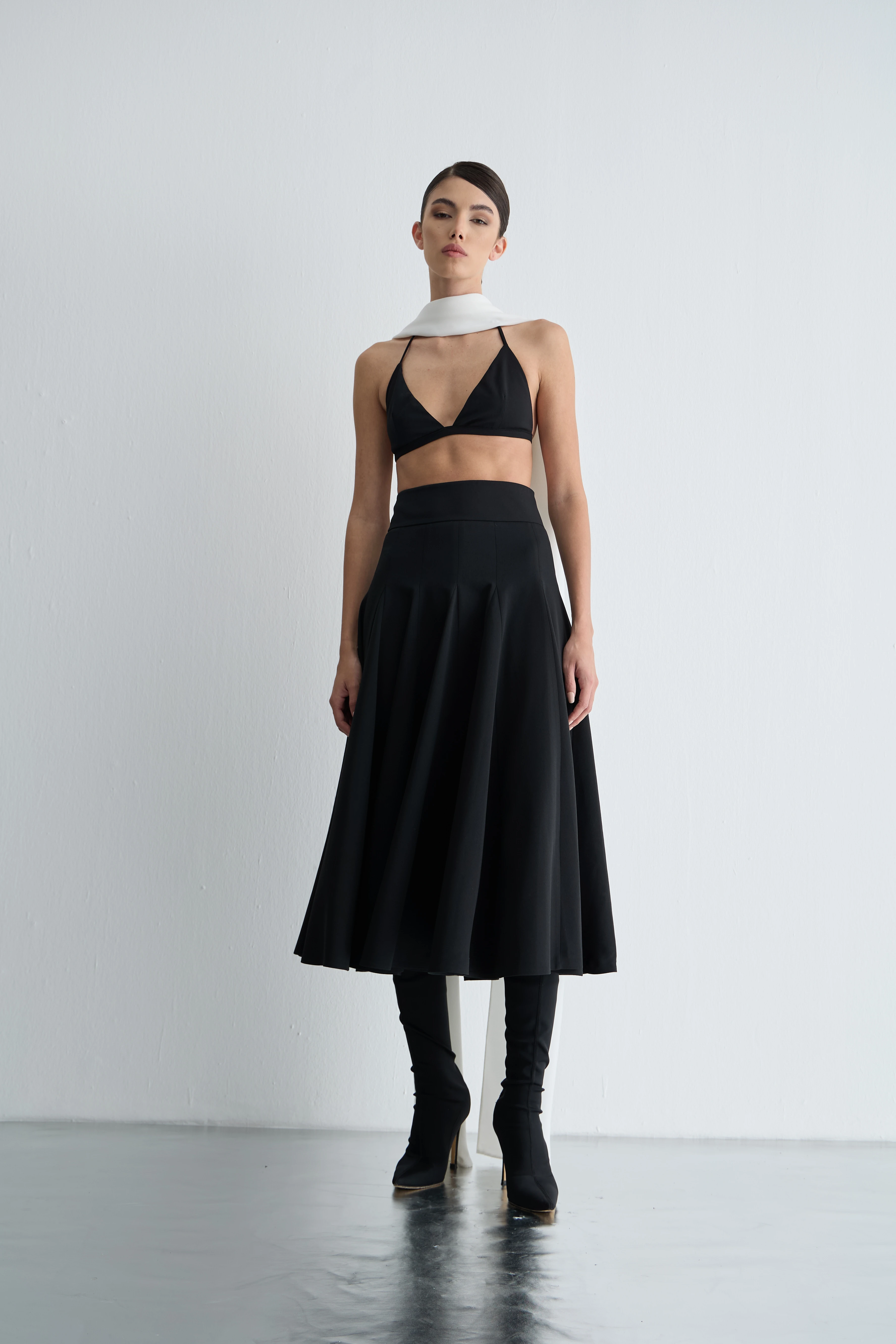 Belden Oturan Parçalı Etek