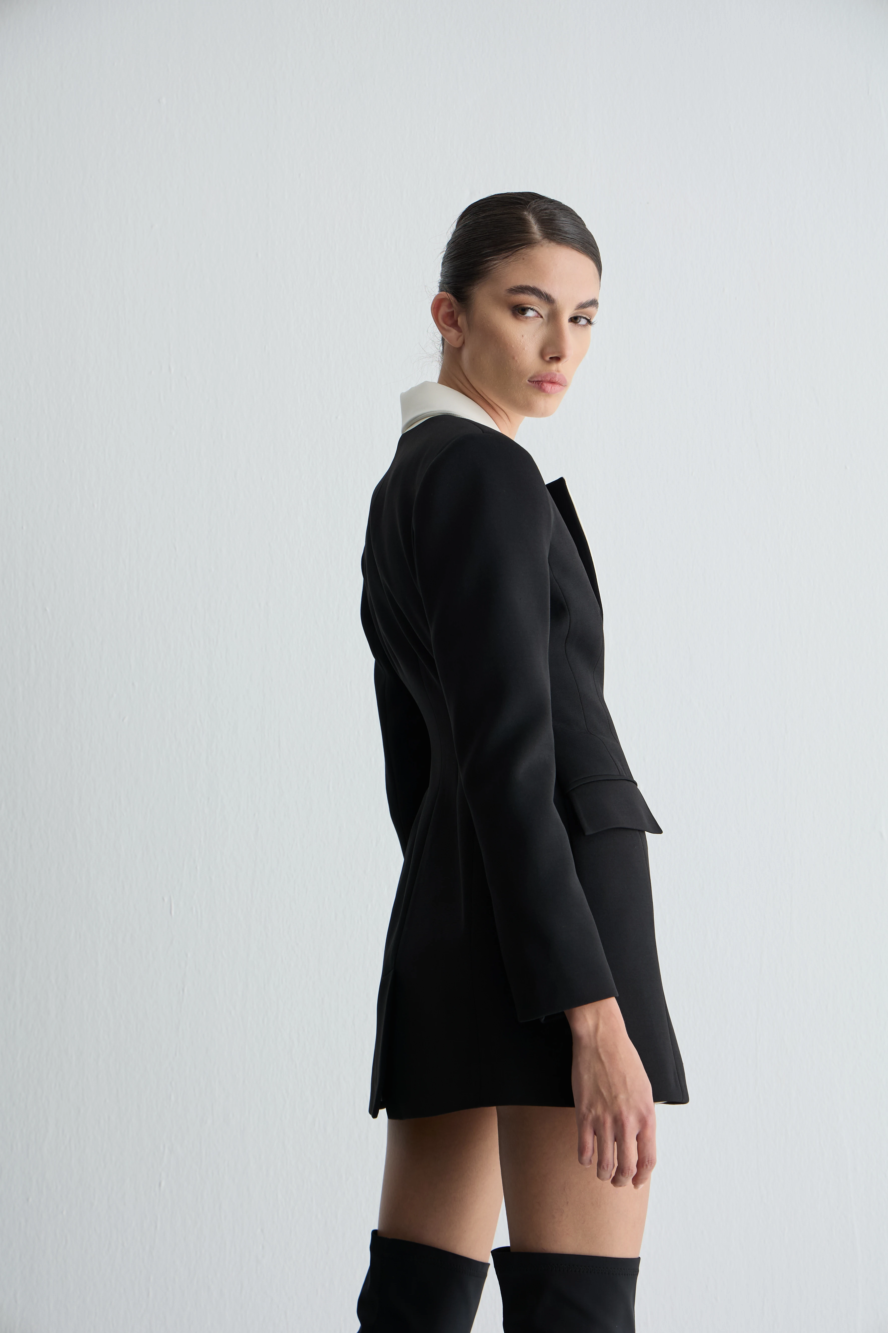 Beyaz Yakalı Ceket Elbise