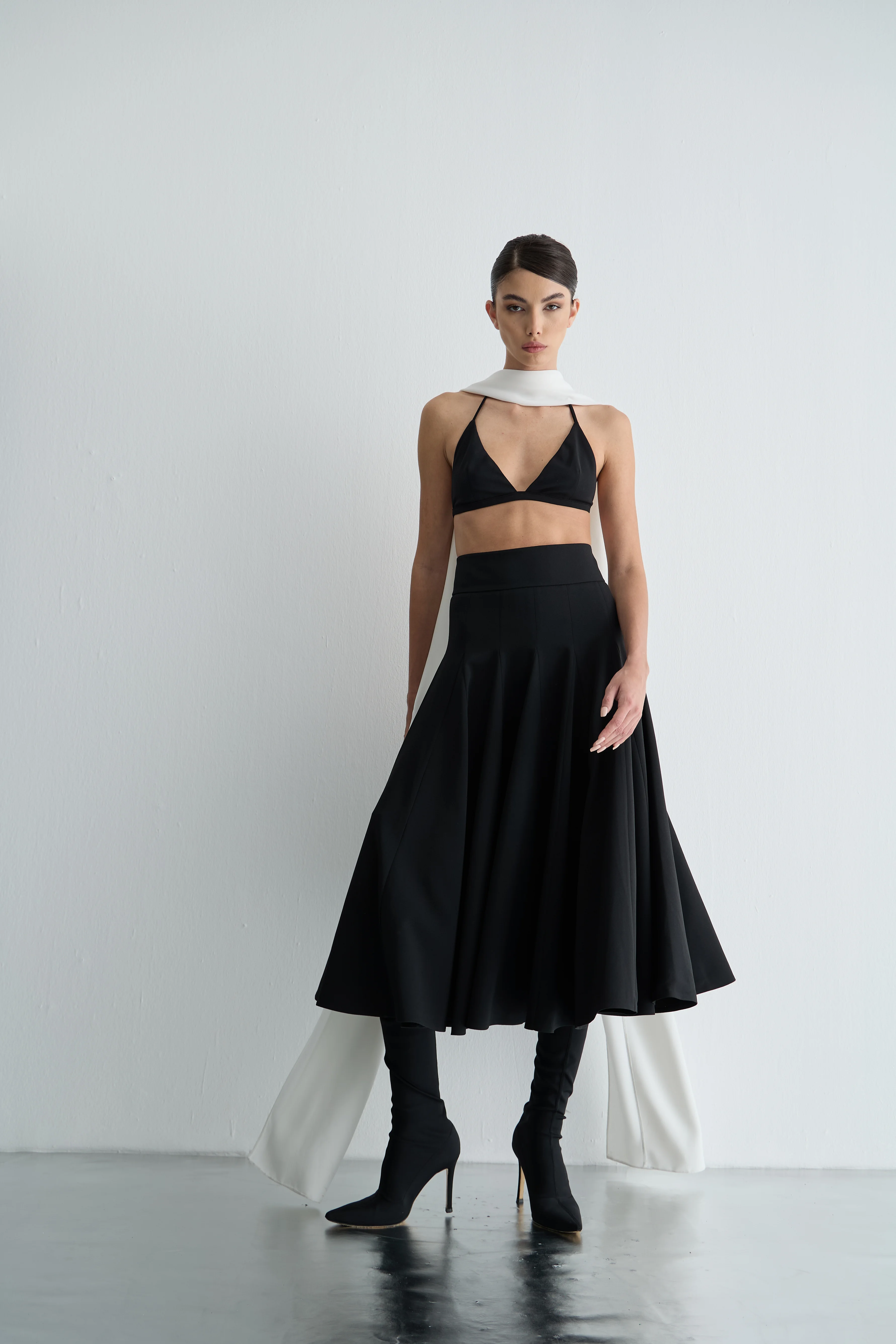 Belden Oturan Parçalı Etek