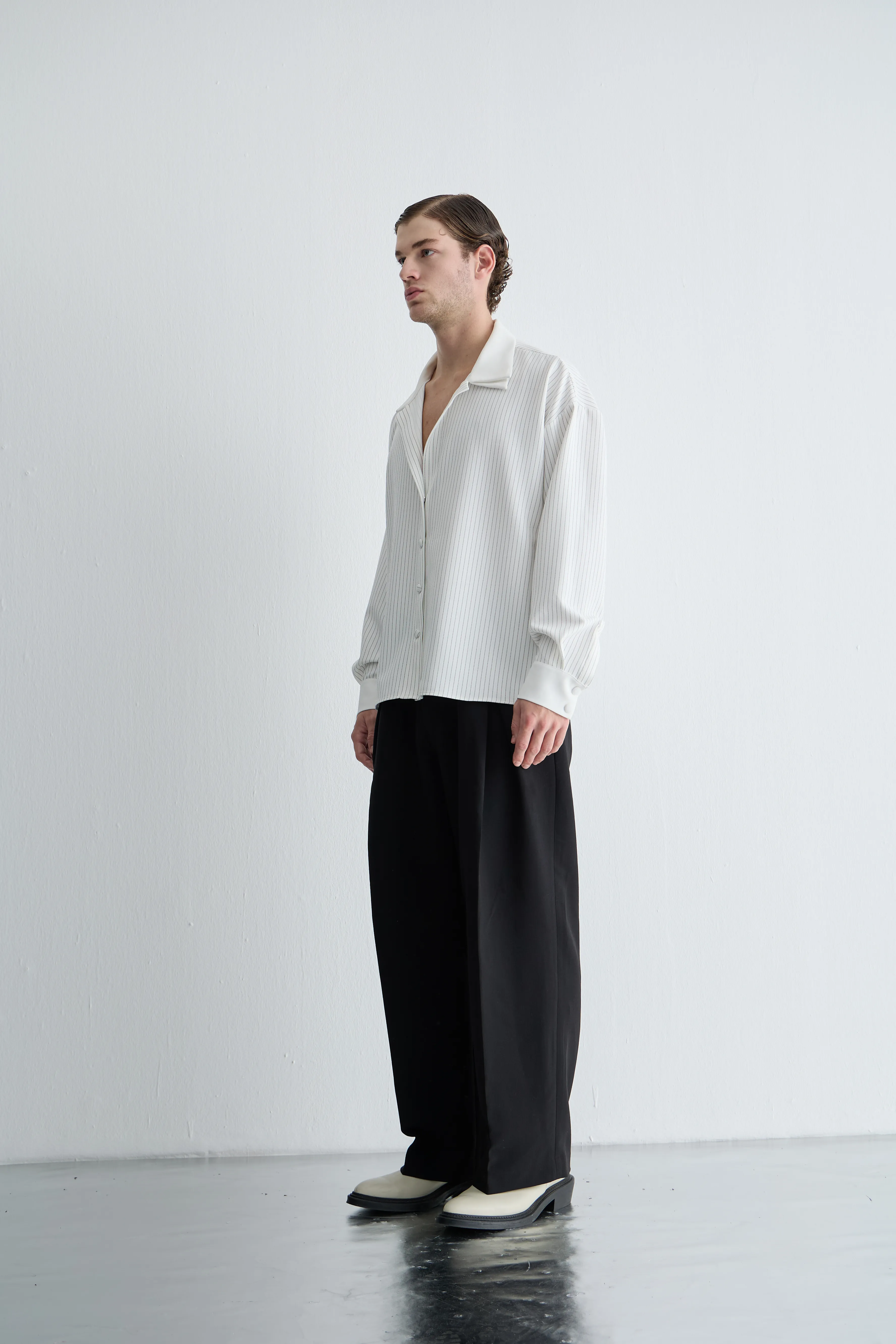 Siyah Pileli Pantolon