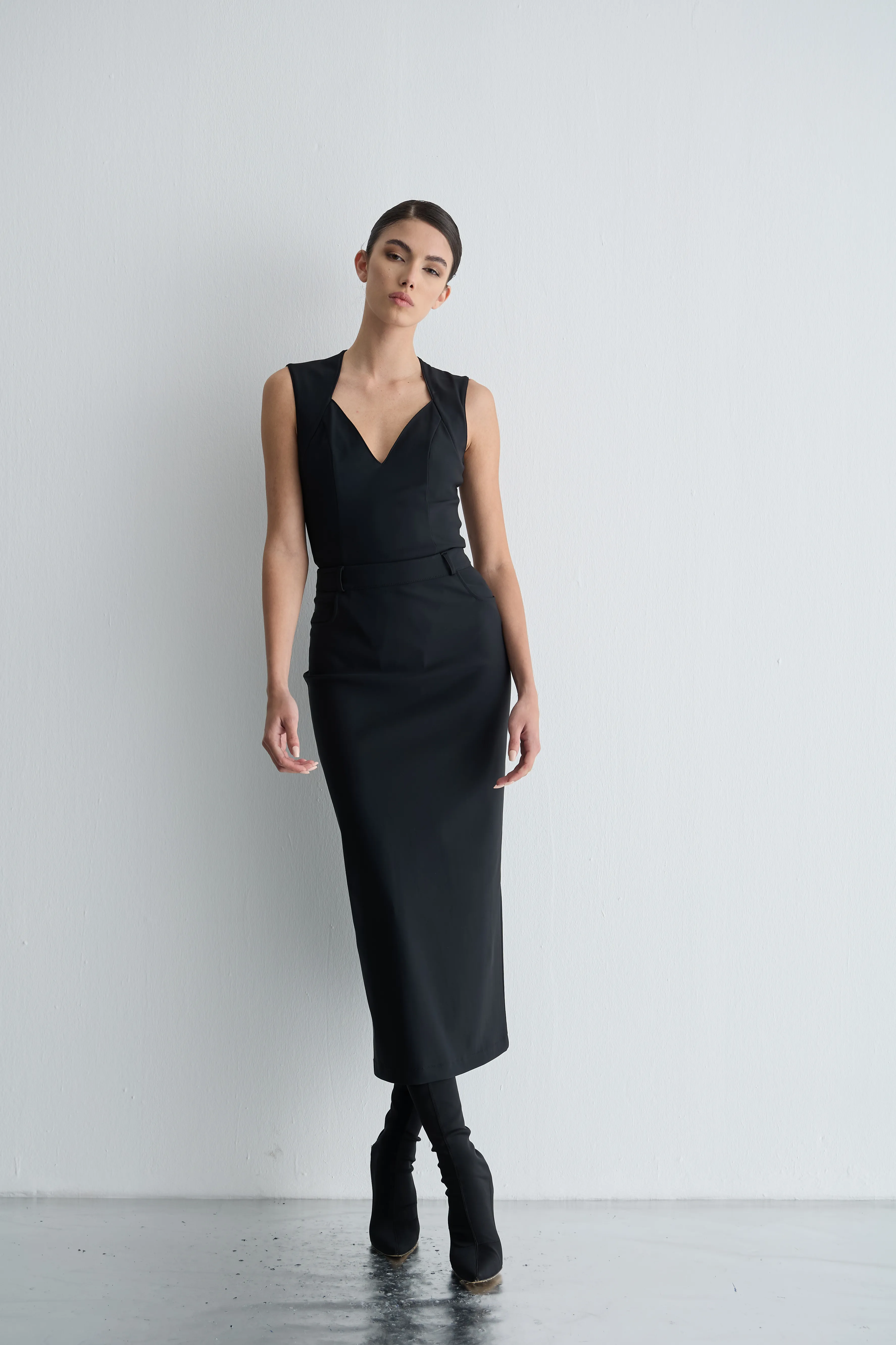 Vücudu Saran Kalem Etek