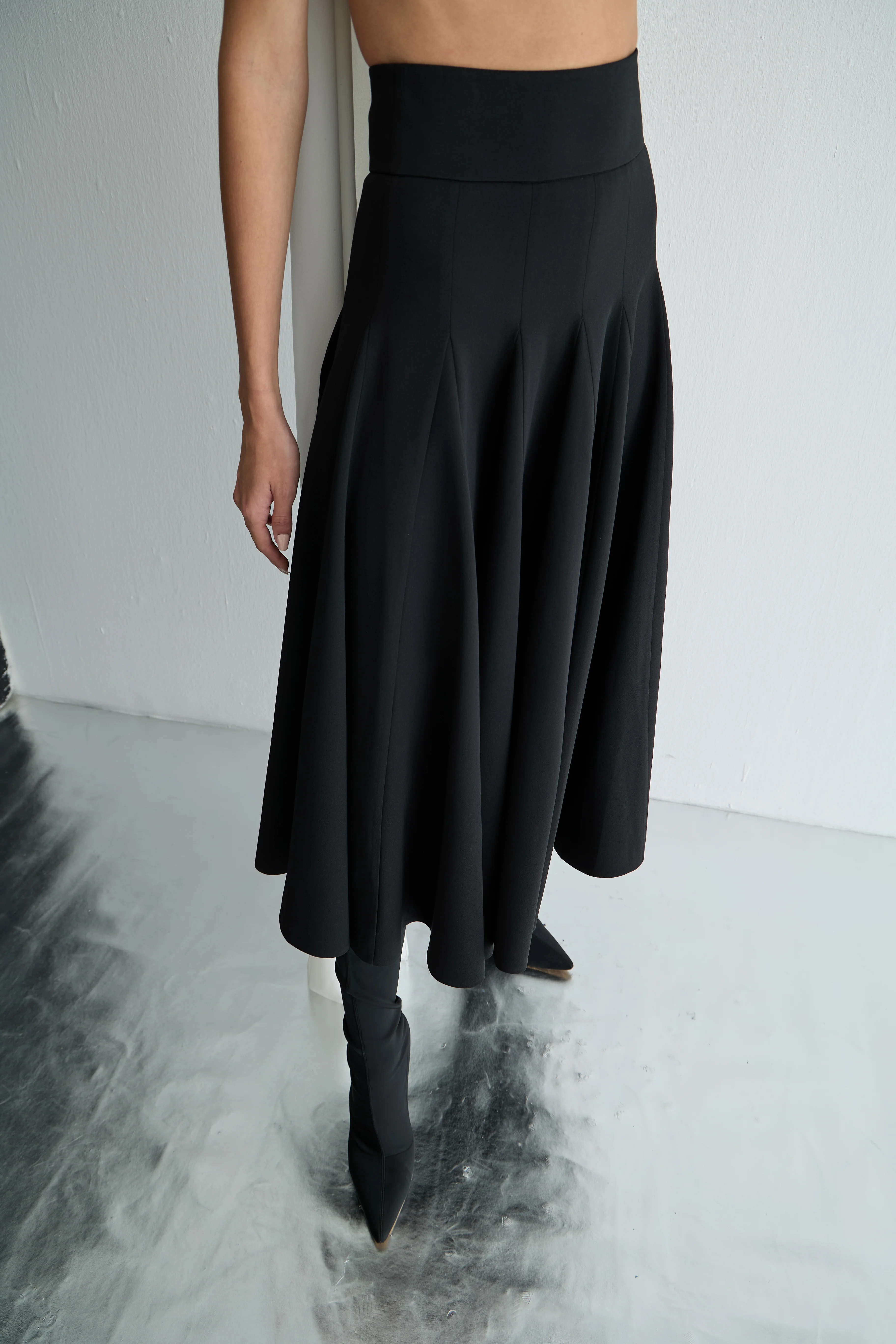 Belden Oturan Parçalı Etek