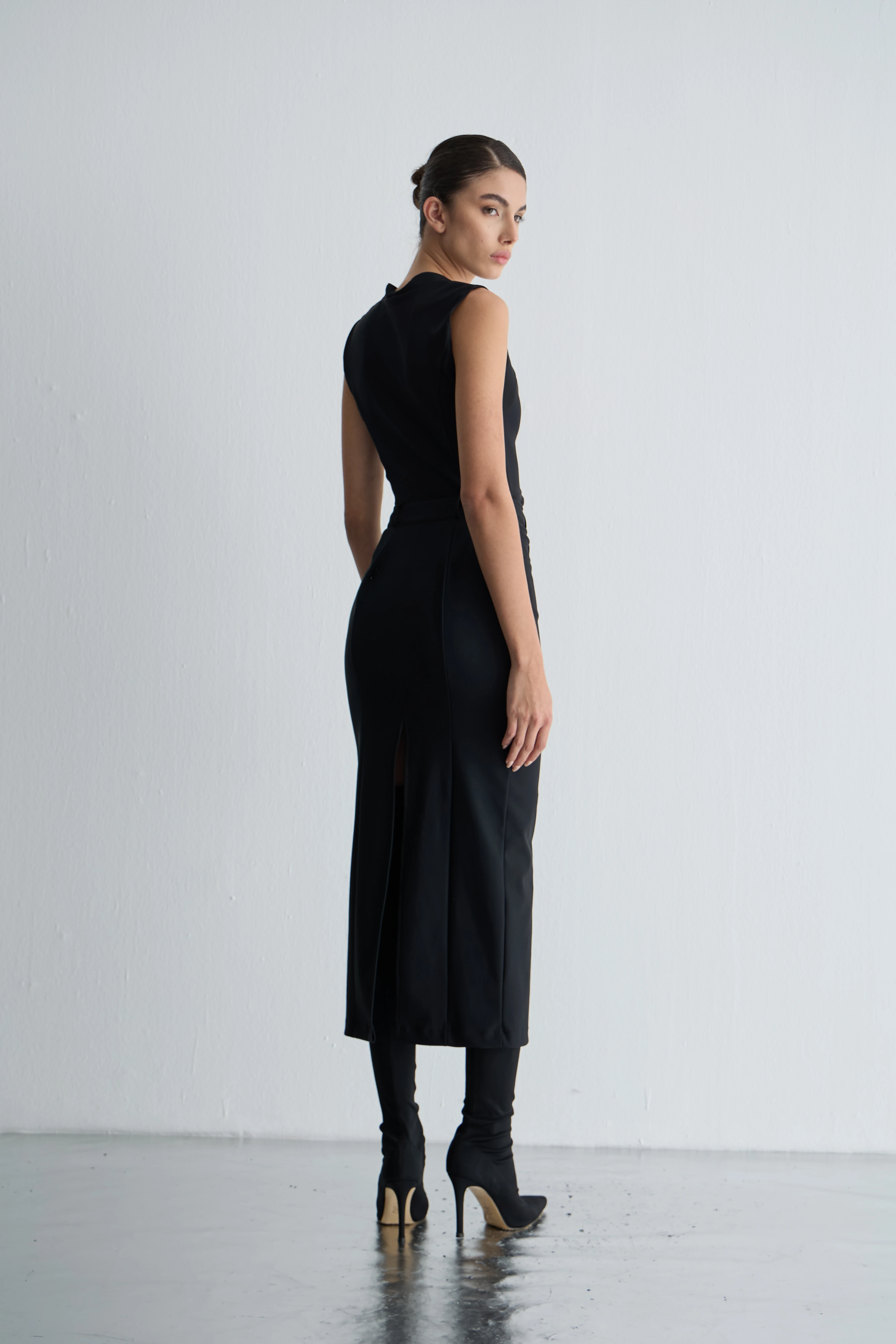 Vücudu Saran Kalem Etek