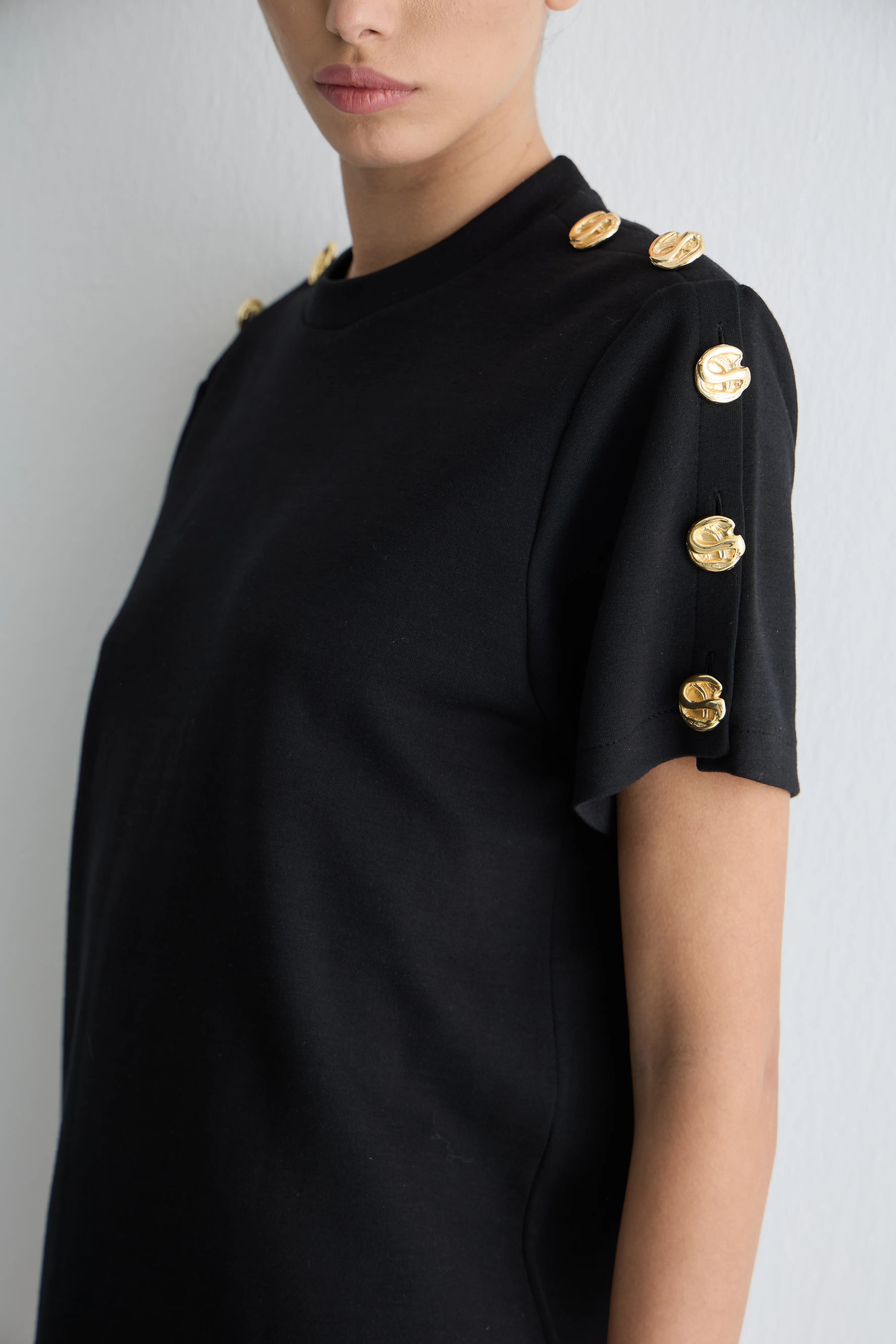 Siyah Düğmeli Tshirt