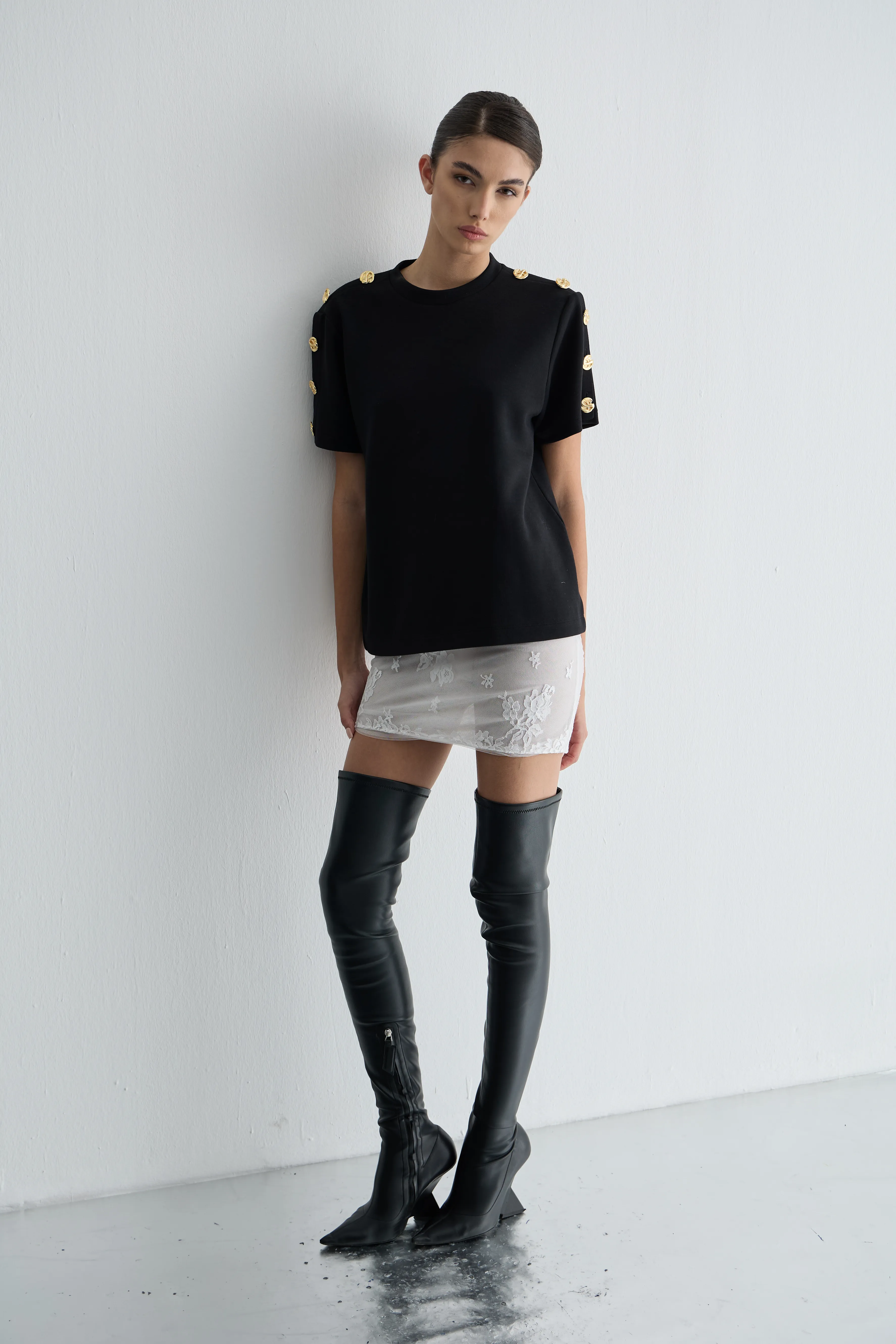 Siyah Düğmeli Tshirt