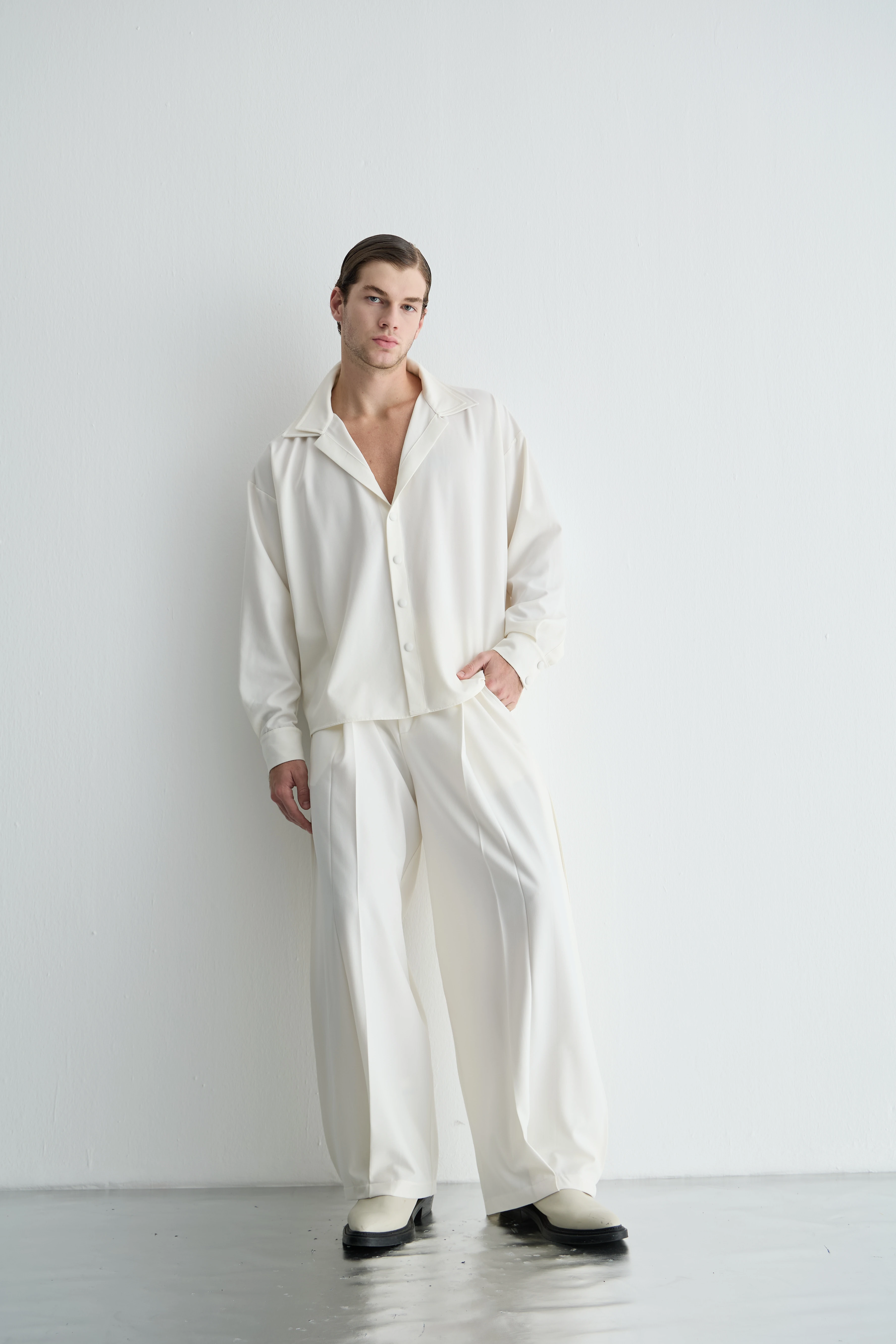 Beyaz Pileli Pantolon