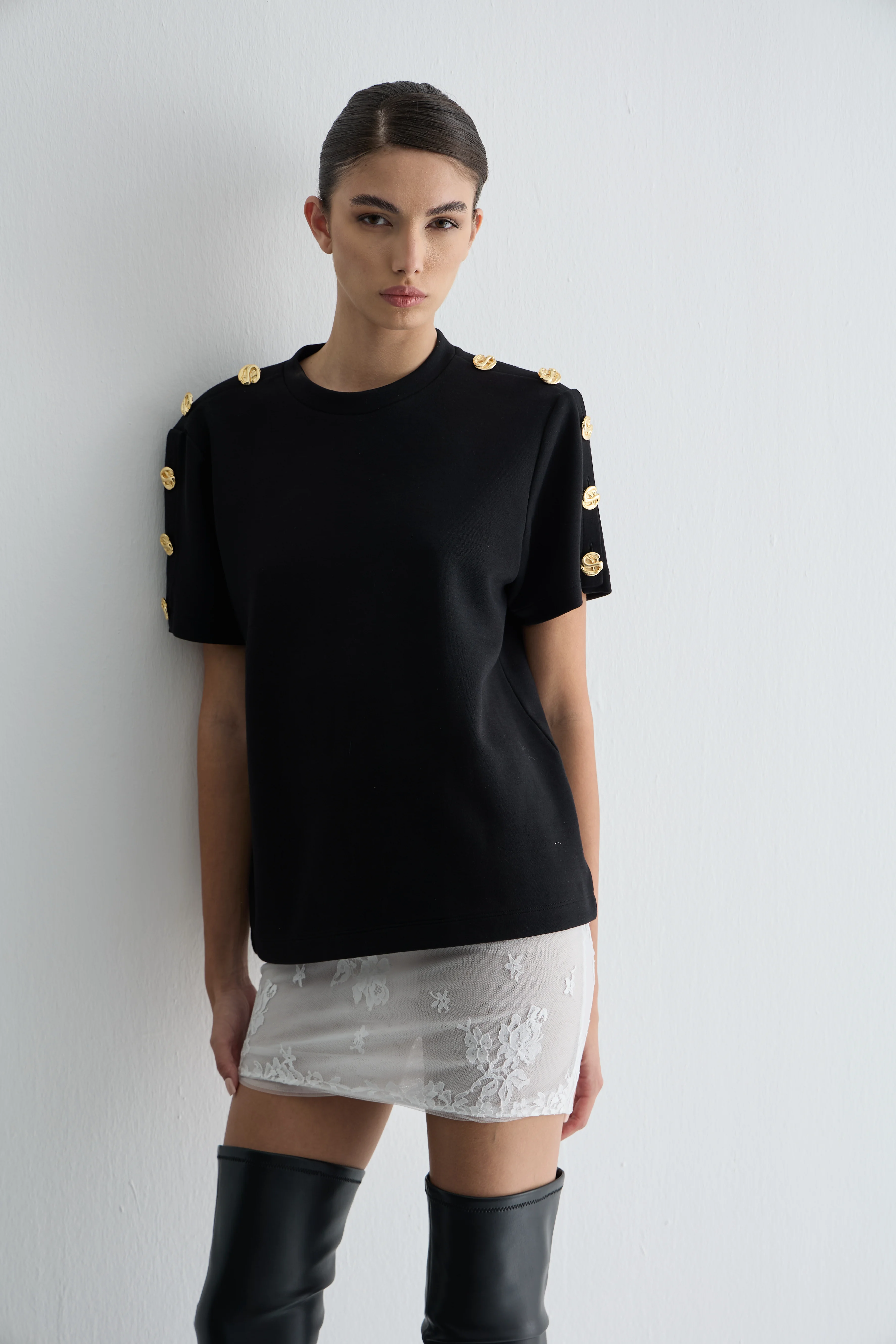 Siyah Düğmeli Tshirt