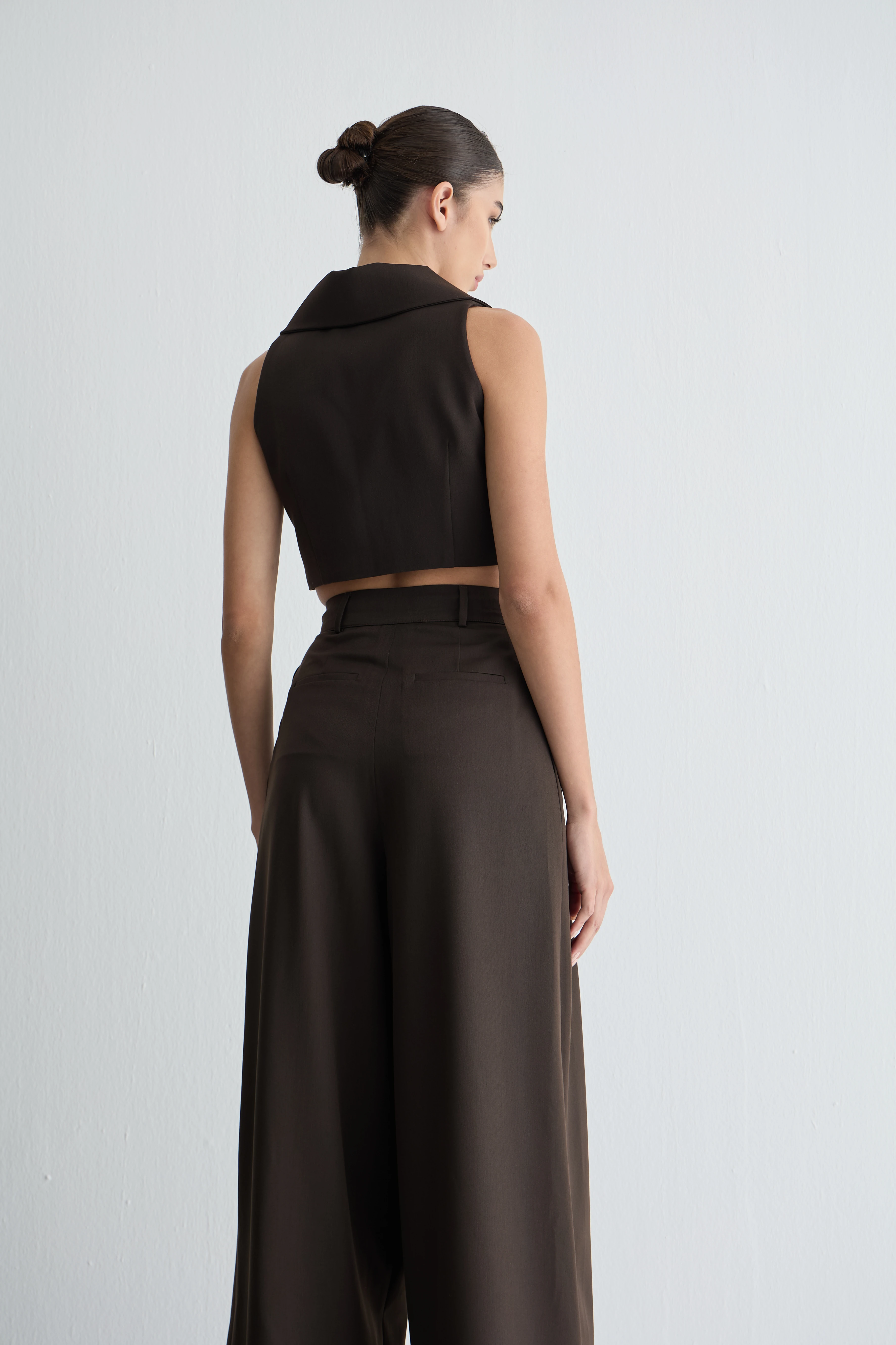 Kahverengi Crop Yelek