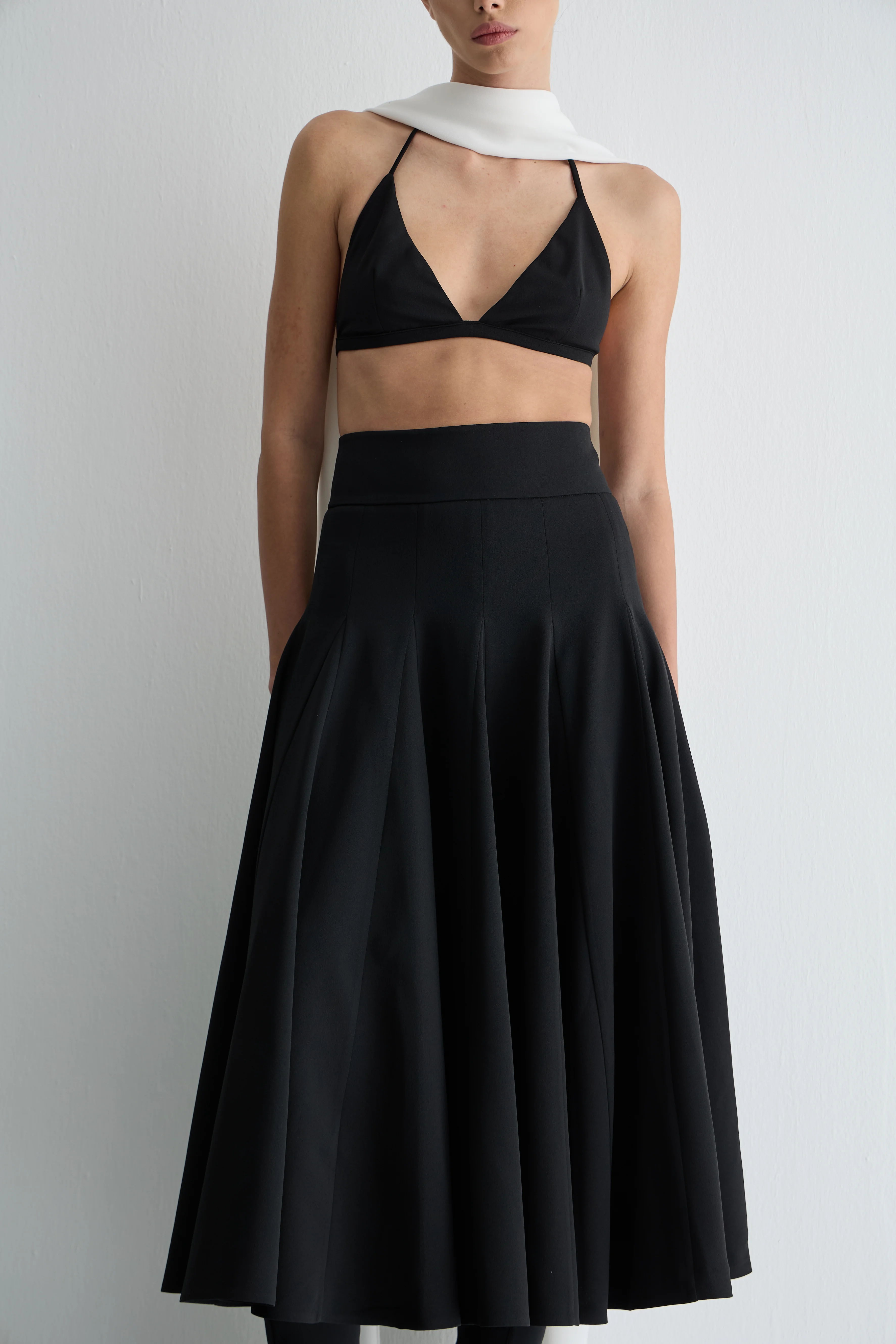 Belden Oturan Parçalı Etek