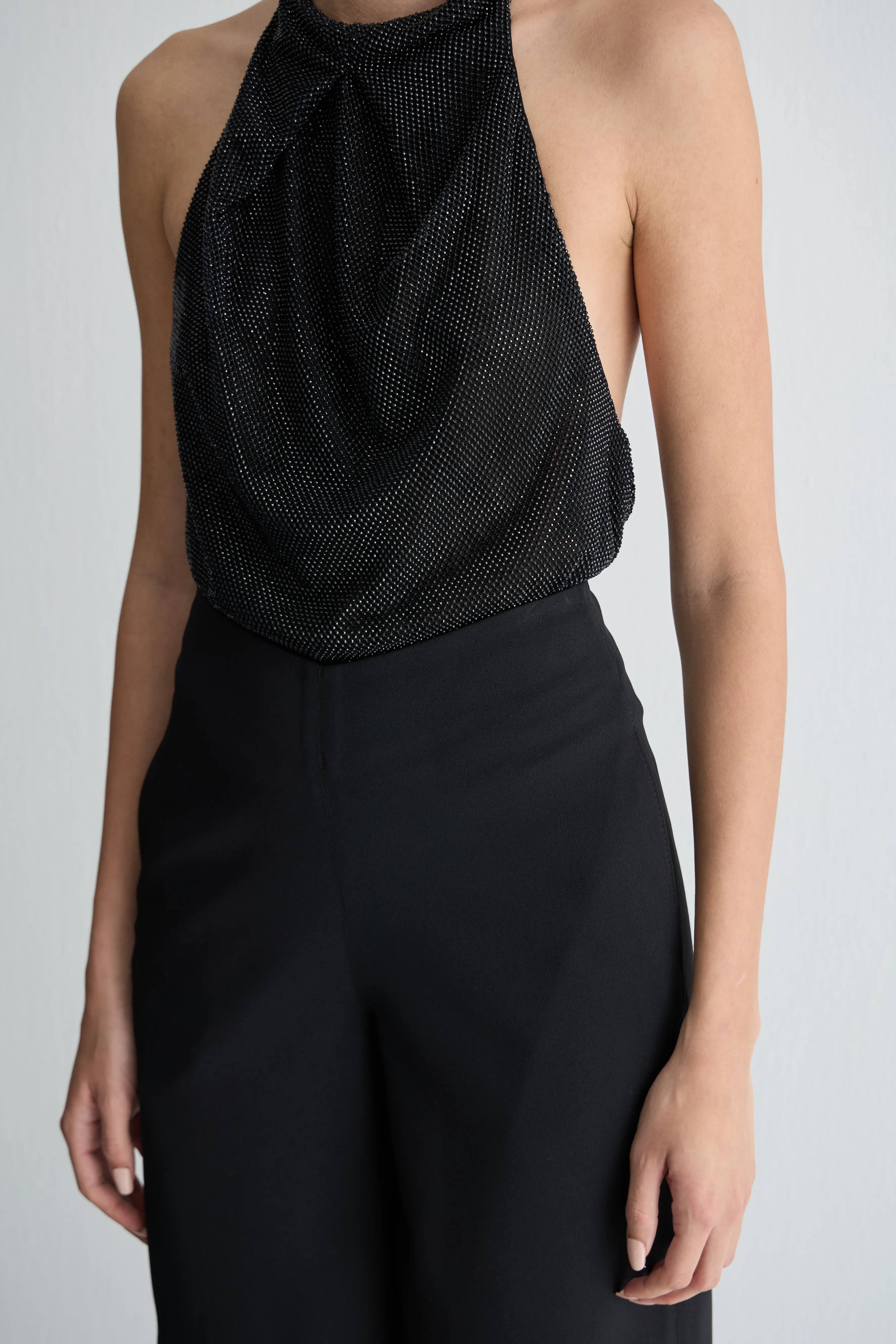 Taşlı Boğazlı Sırtı Açık Bluz