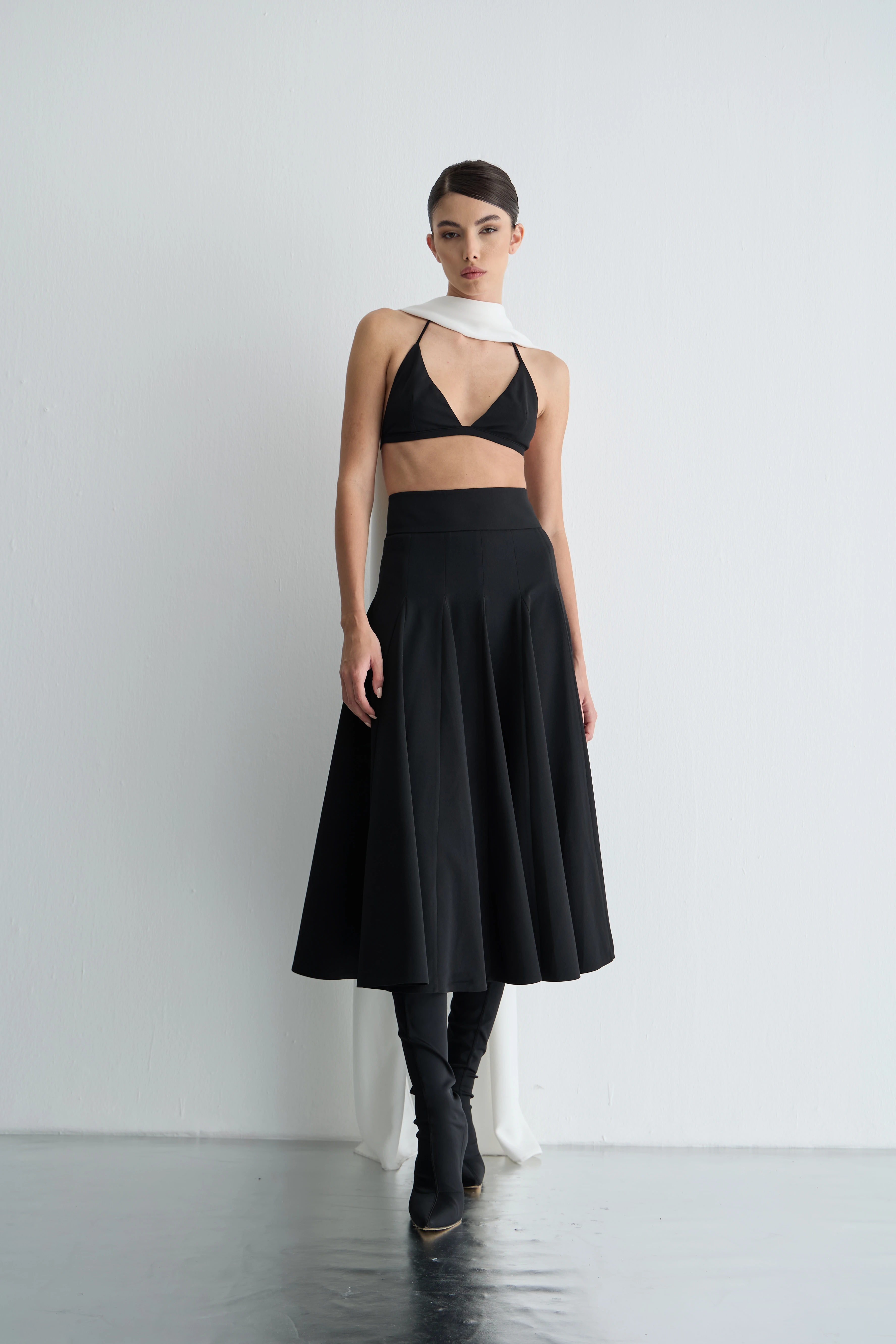 Belden Oturan Parçalı Etek