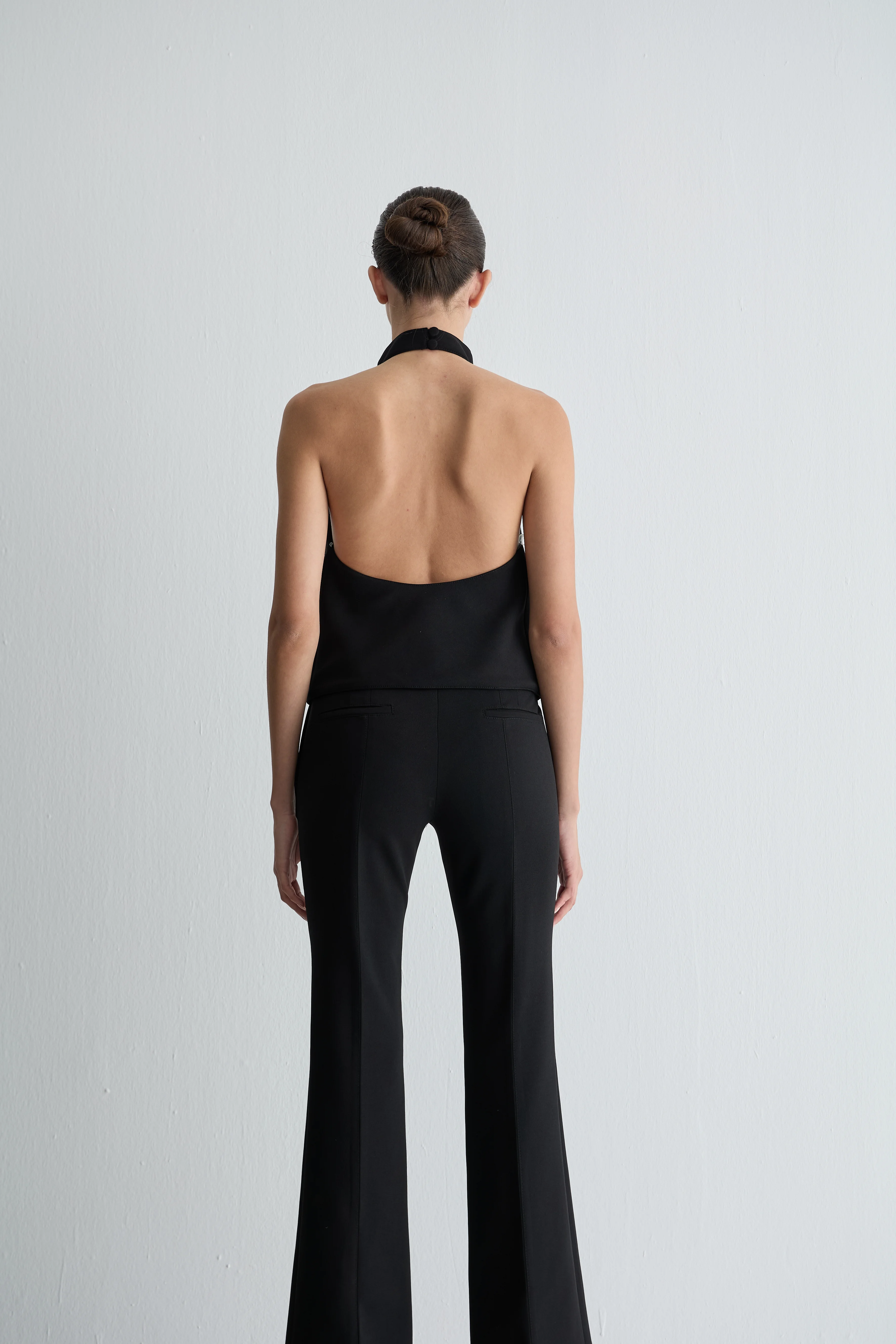 Boğazlı Sırtı Açık Bluz