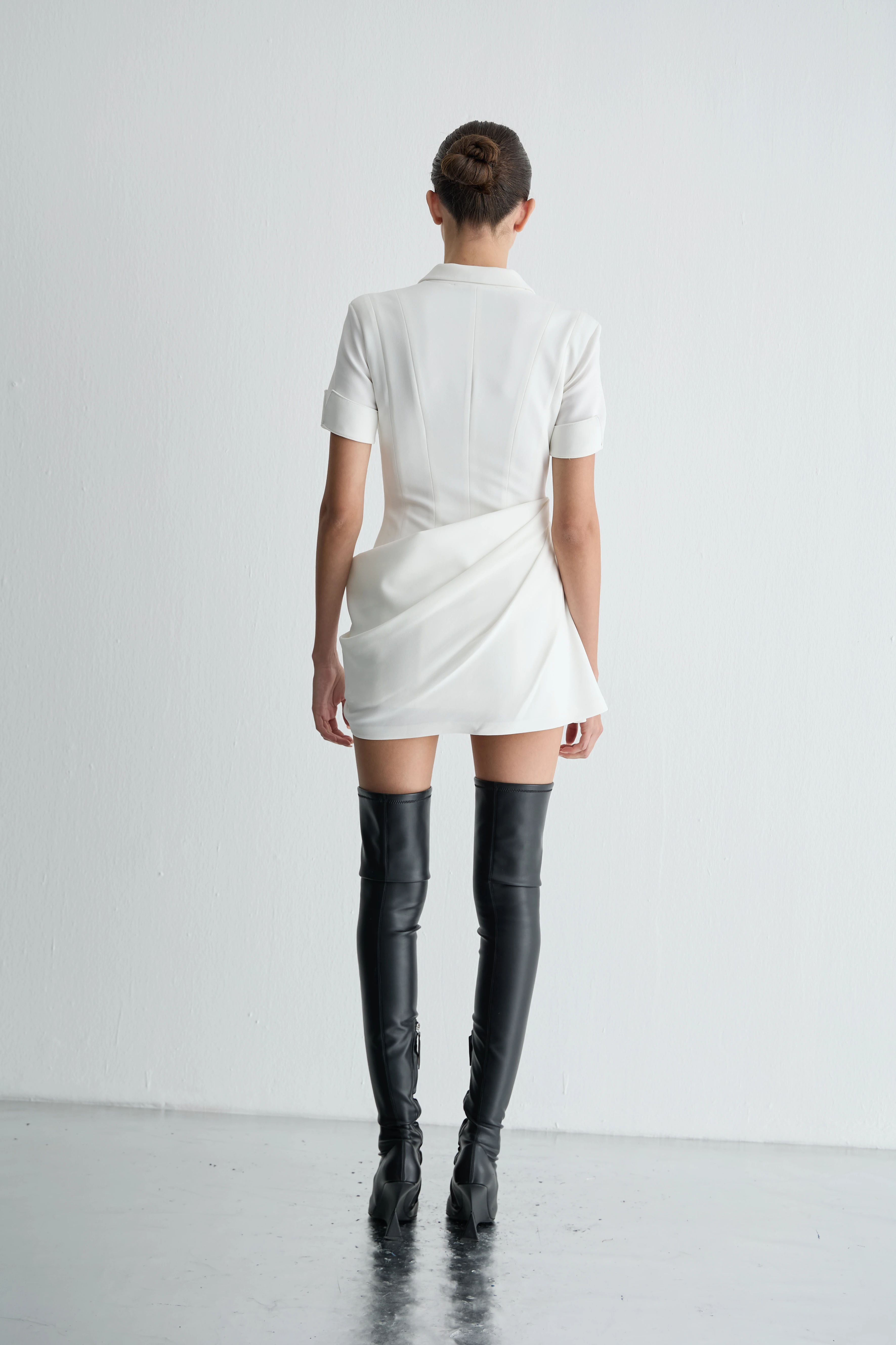 Polo Yaka Beyaz Elbise