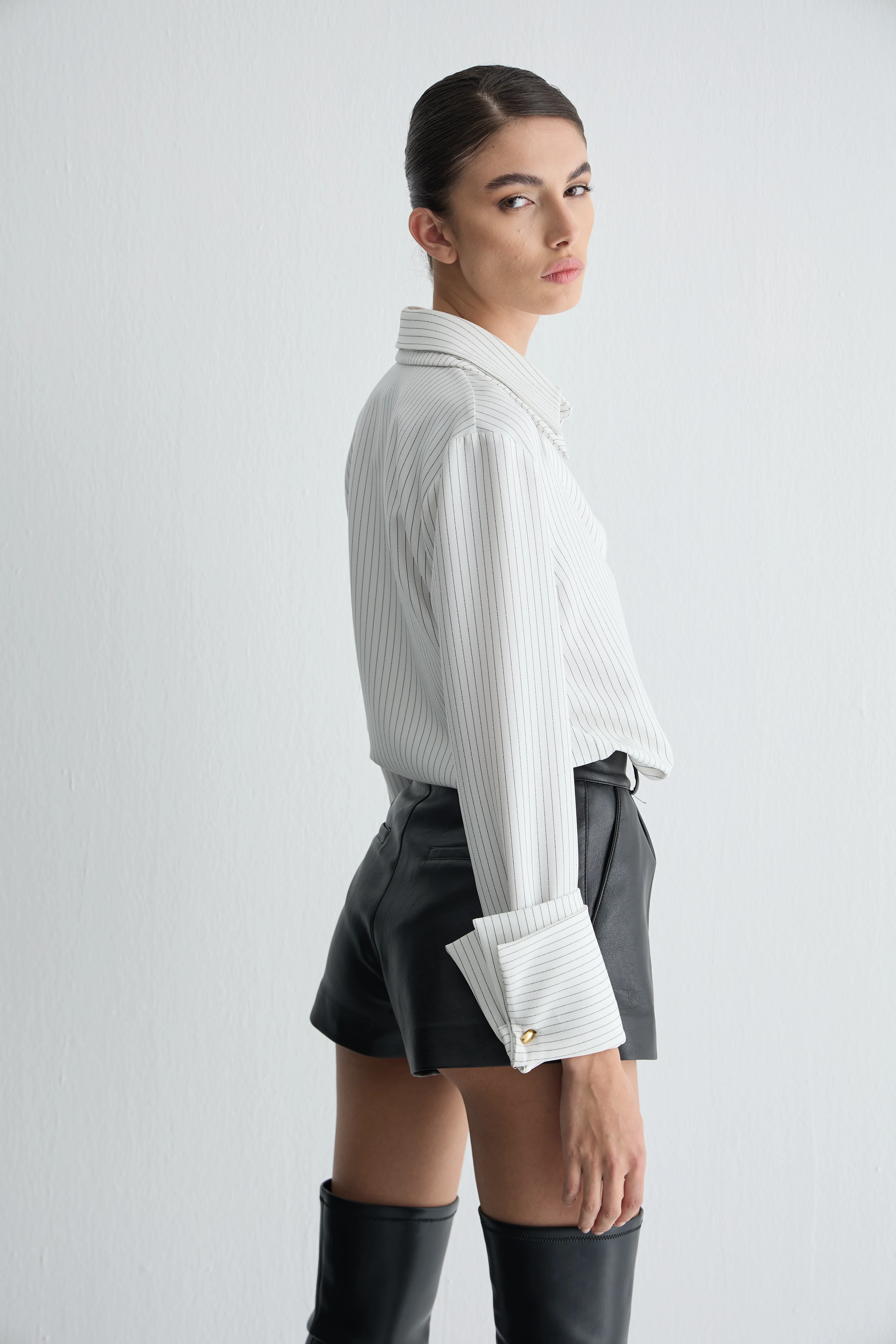 Çizgili Şal Detaylı Gömlek