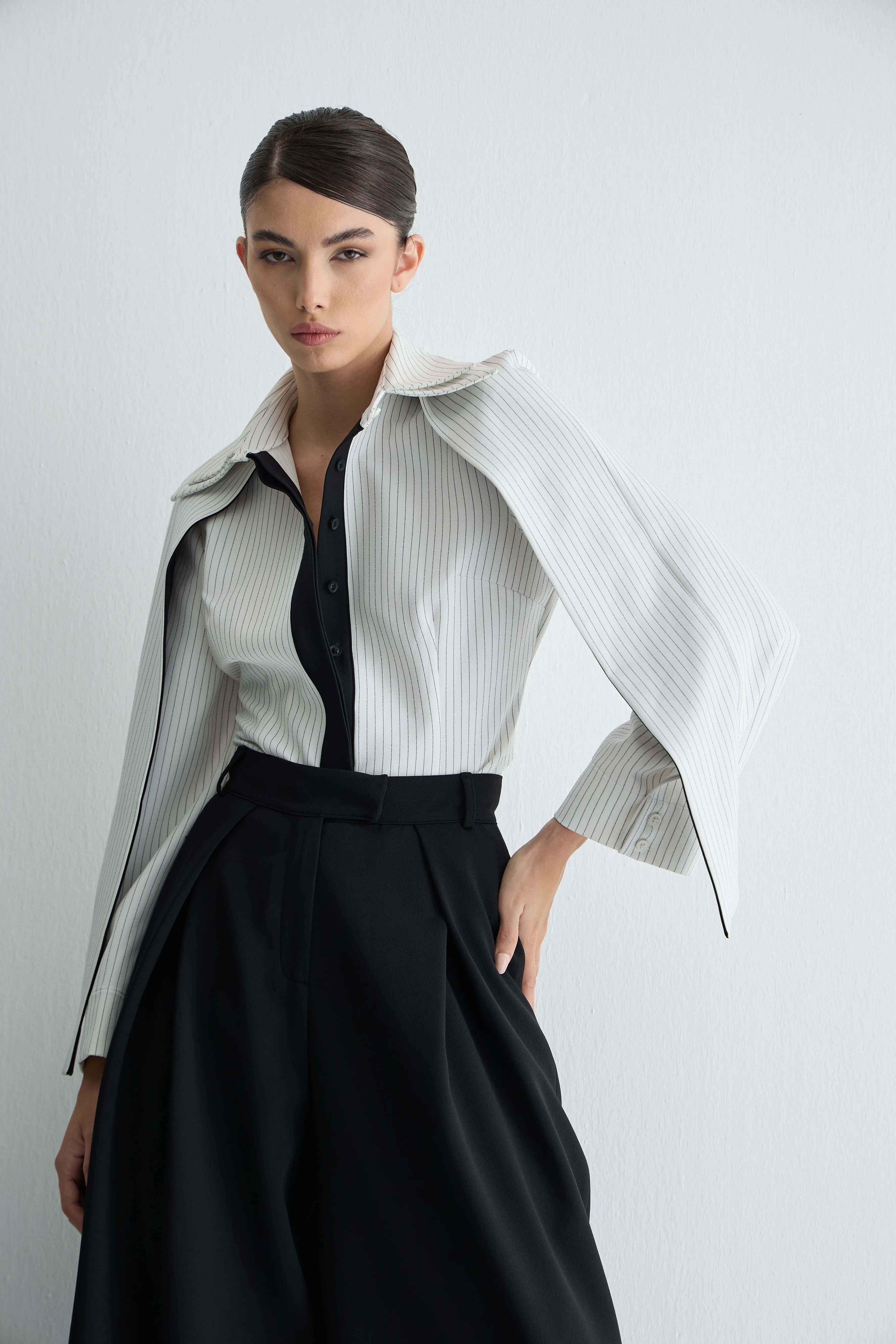 Siyah Patlı Çizgili Gömlek