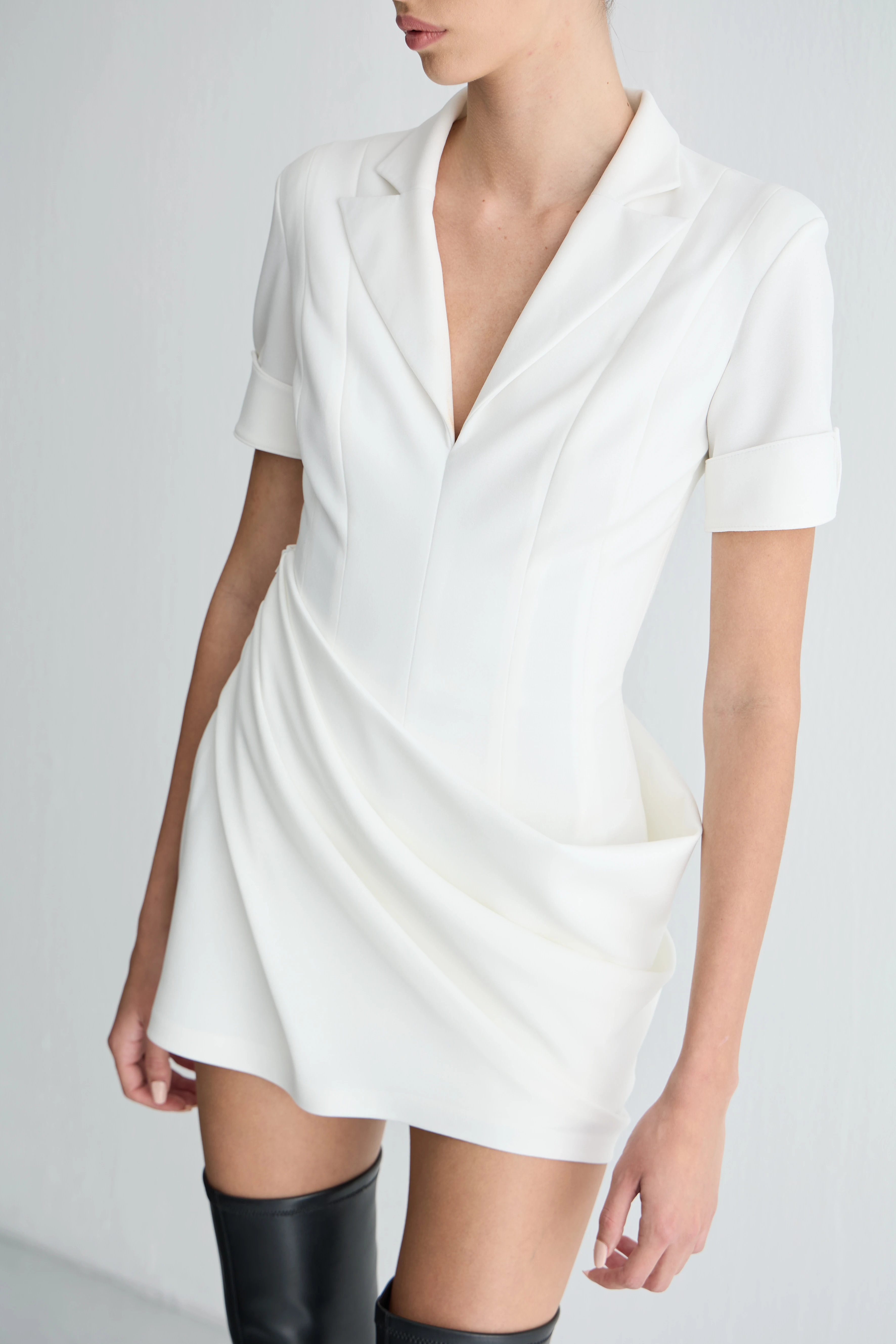 Polo Yaka Beyaz Elbise