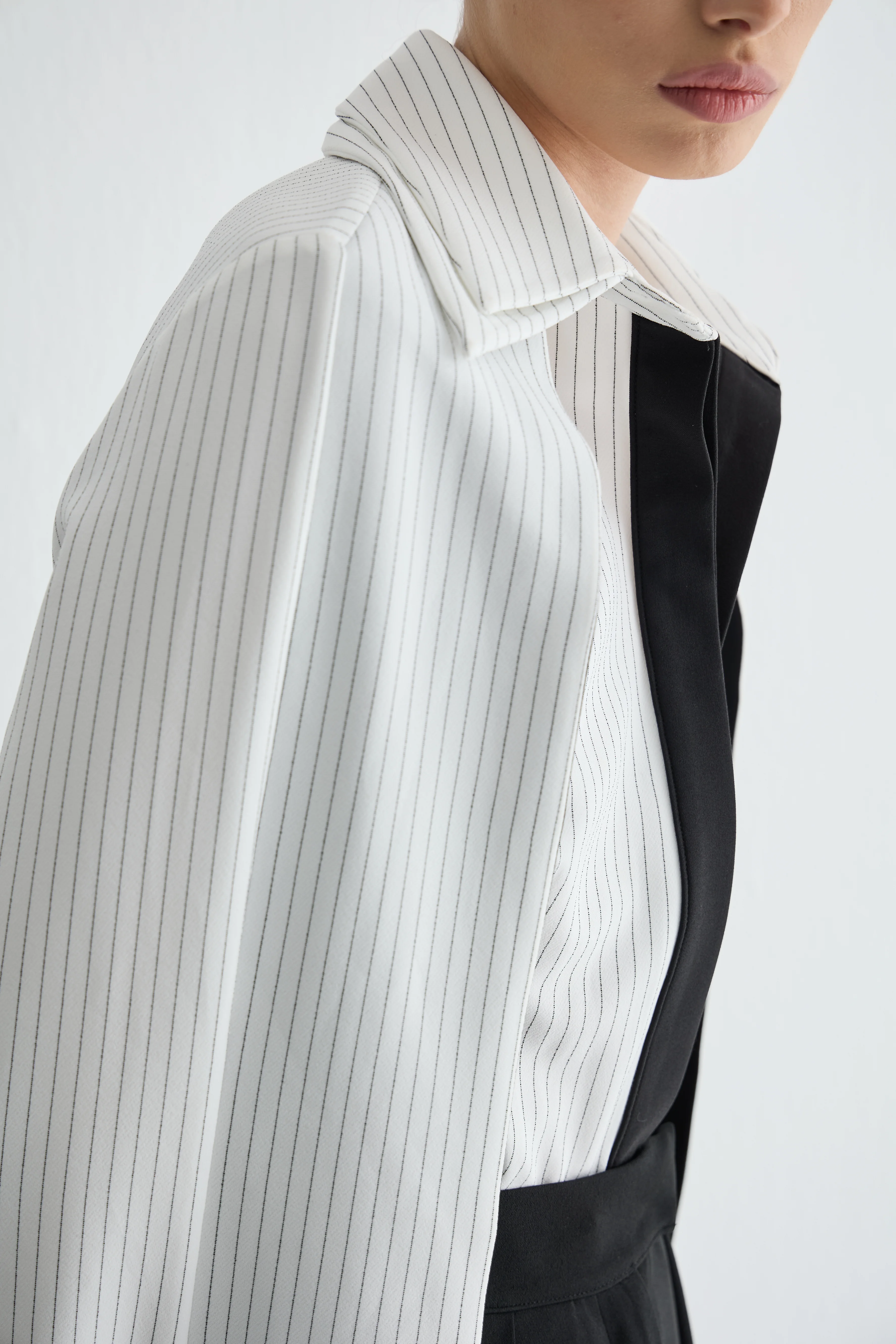 Siyah Patlı Çizgili Gömlek