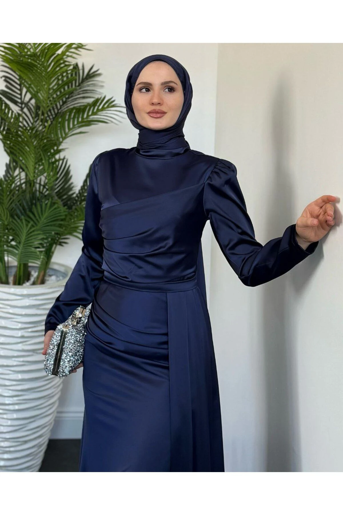 Yandan Pelerinli Balık Abiye