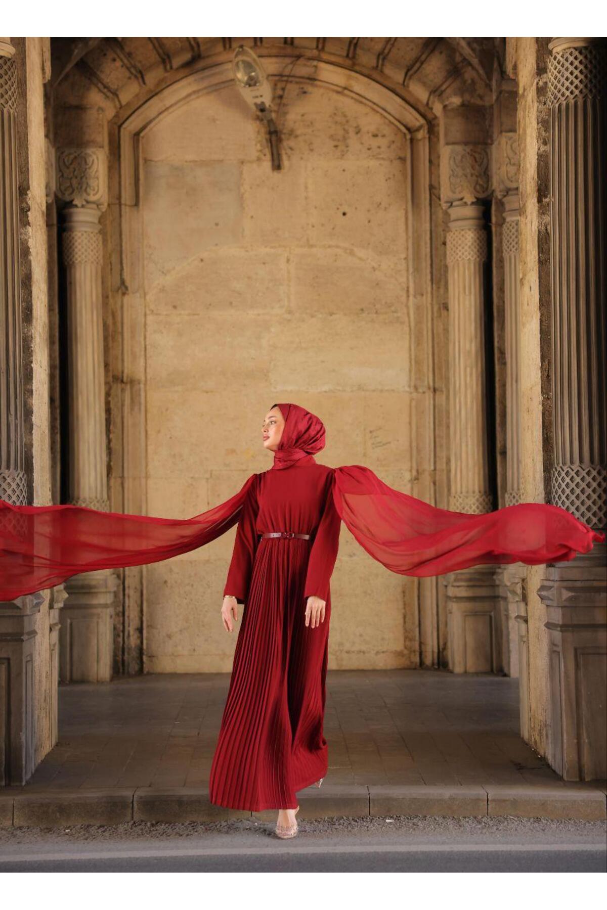 Krep Kumaş, Şifon Pelerinli Elbise