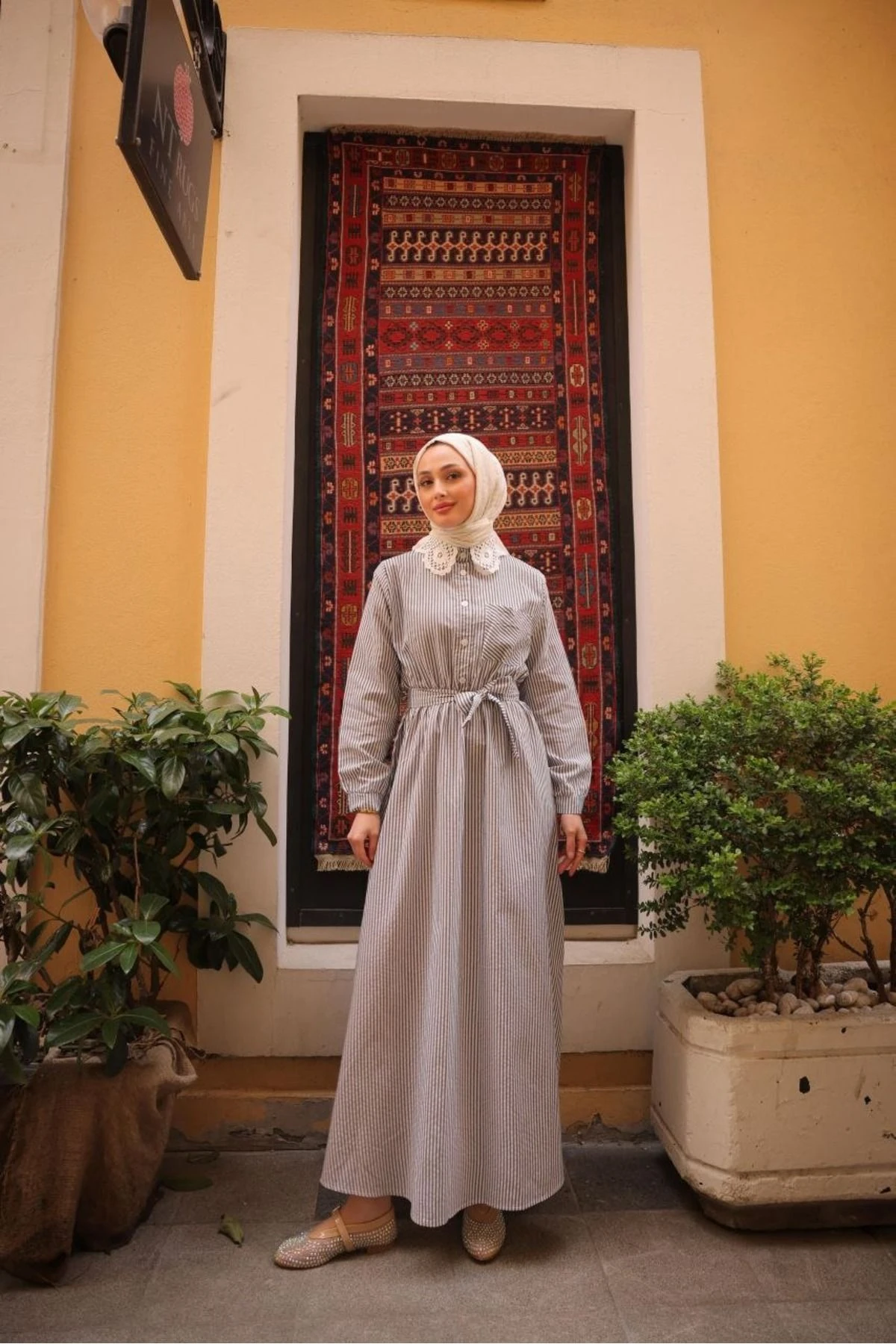 Dantel Yaka Çizgili Elbise