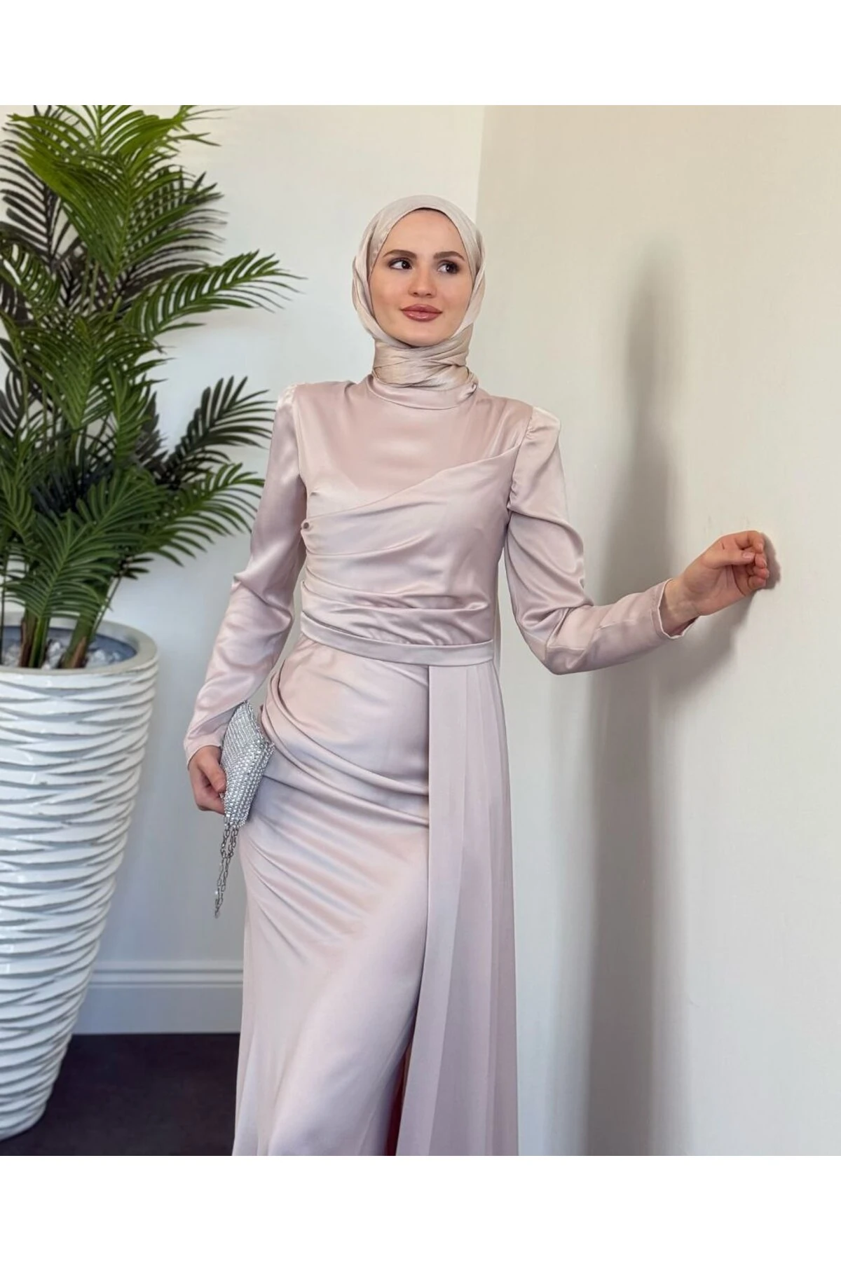 Yandan Pelerinli Balık Abiye