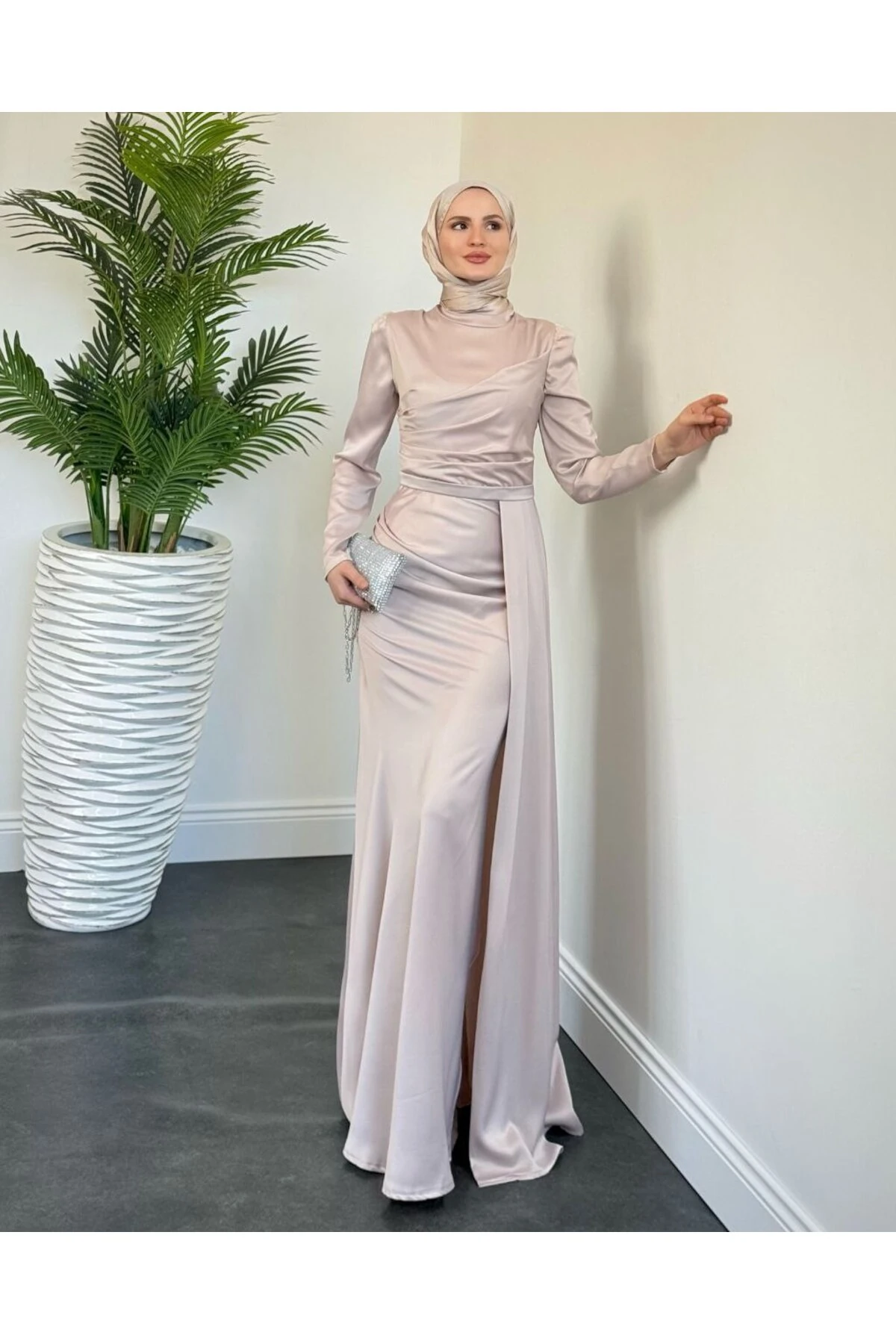 Yandan Pelerinli Balık Abiye