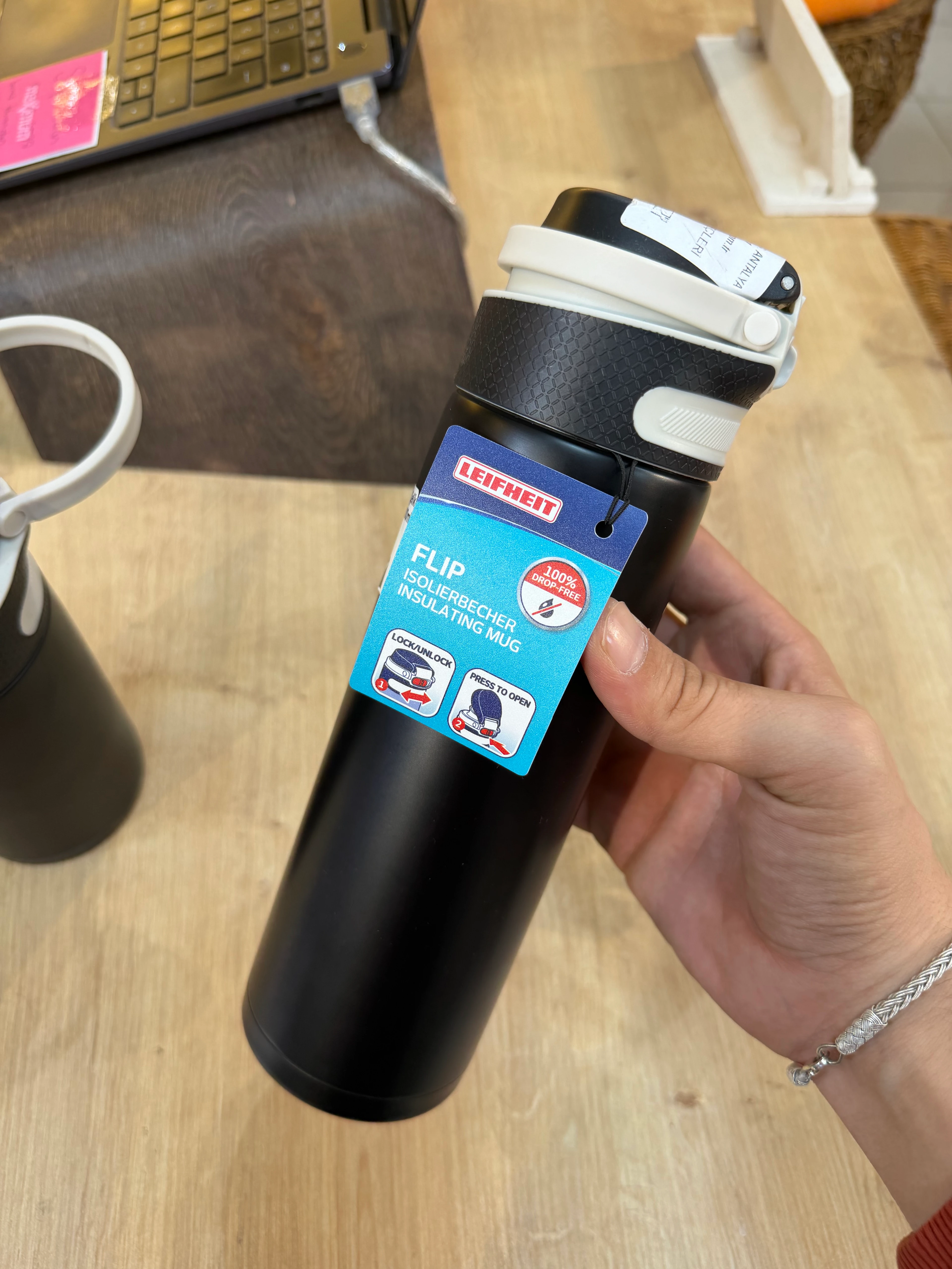 İÇ DIŞ ÇELİK KİLİTLİ TERMOS 