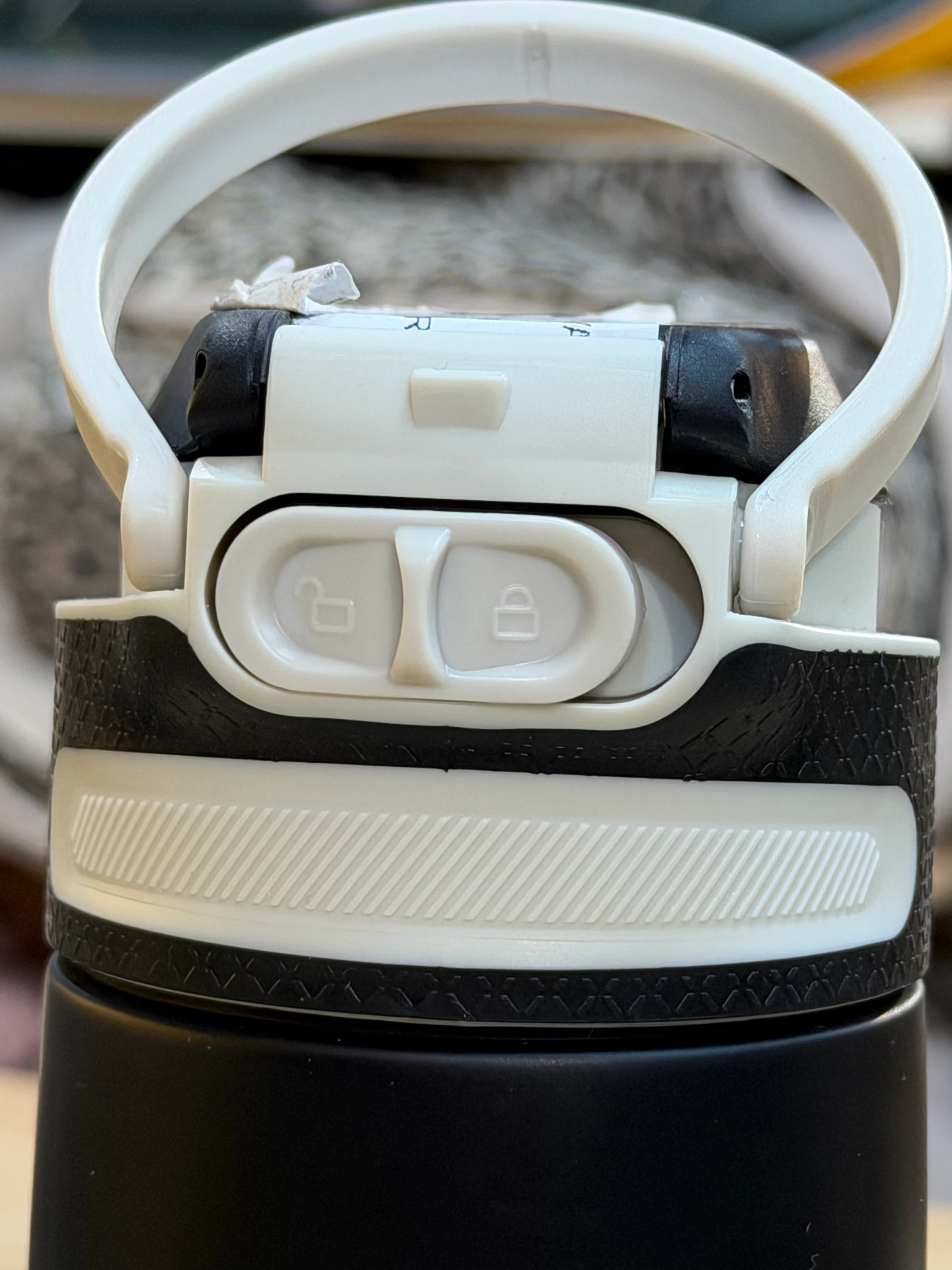 İÇ DIŞ ÇELİK KİLİTLİ TERMOS 