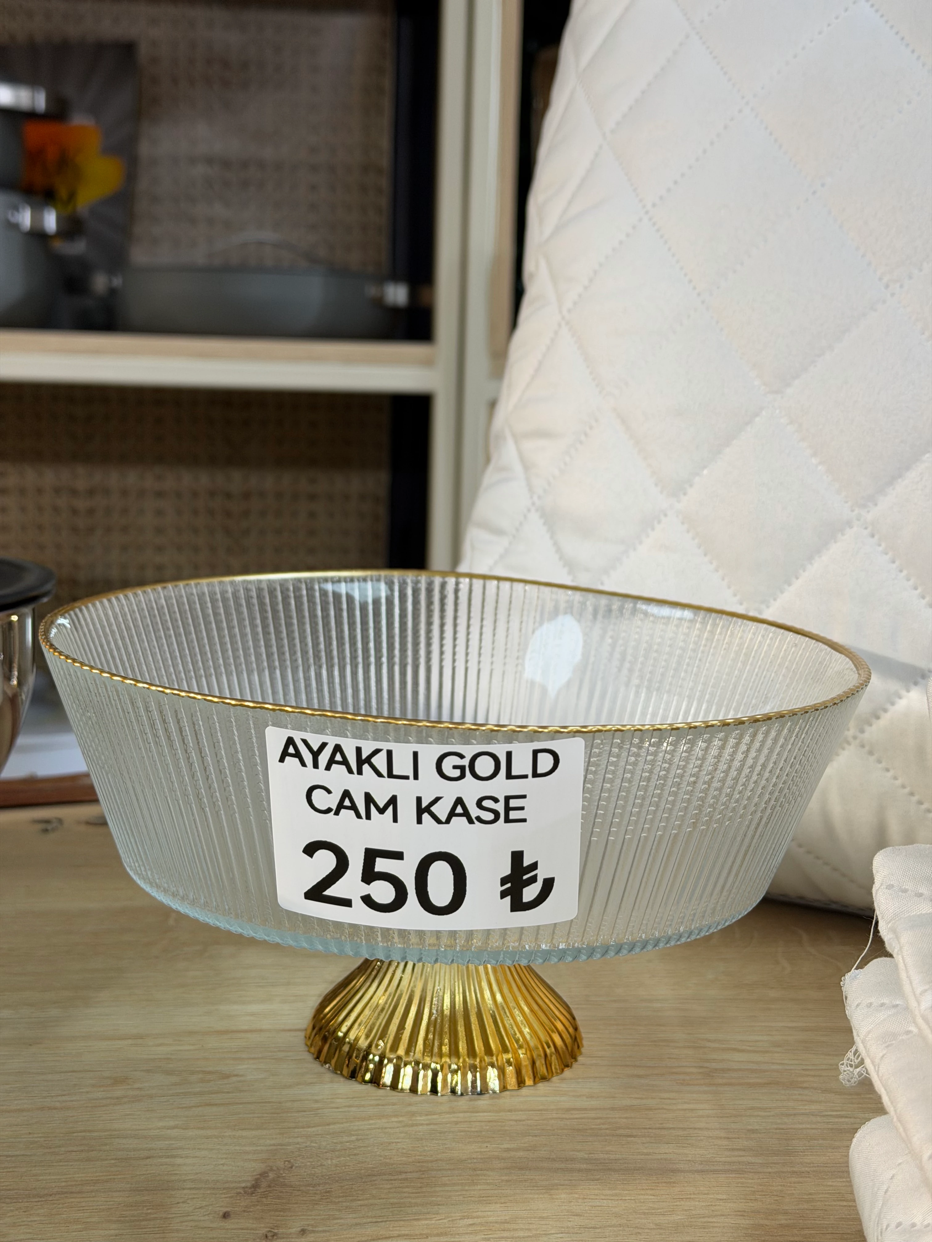 GOLD AYAKLI CAM SUNUM KASESİ