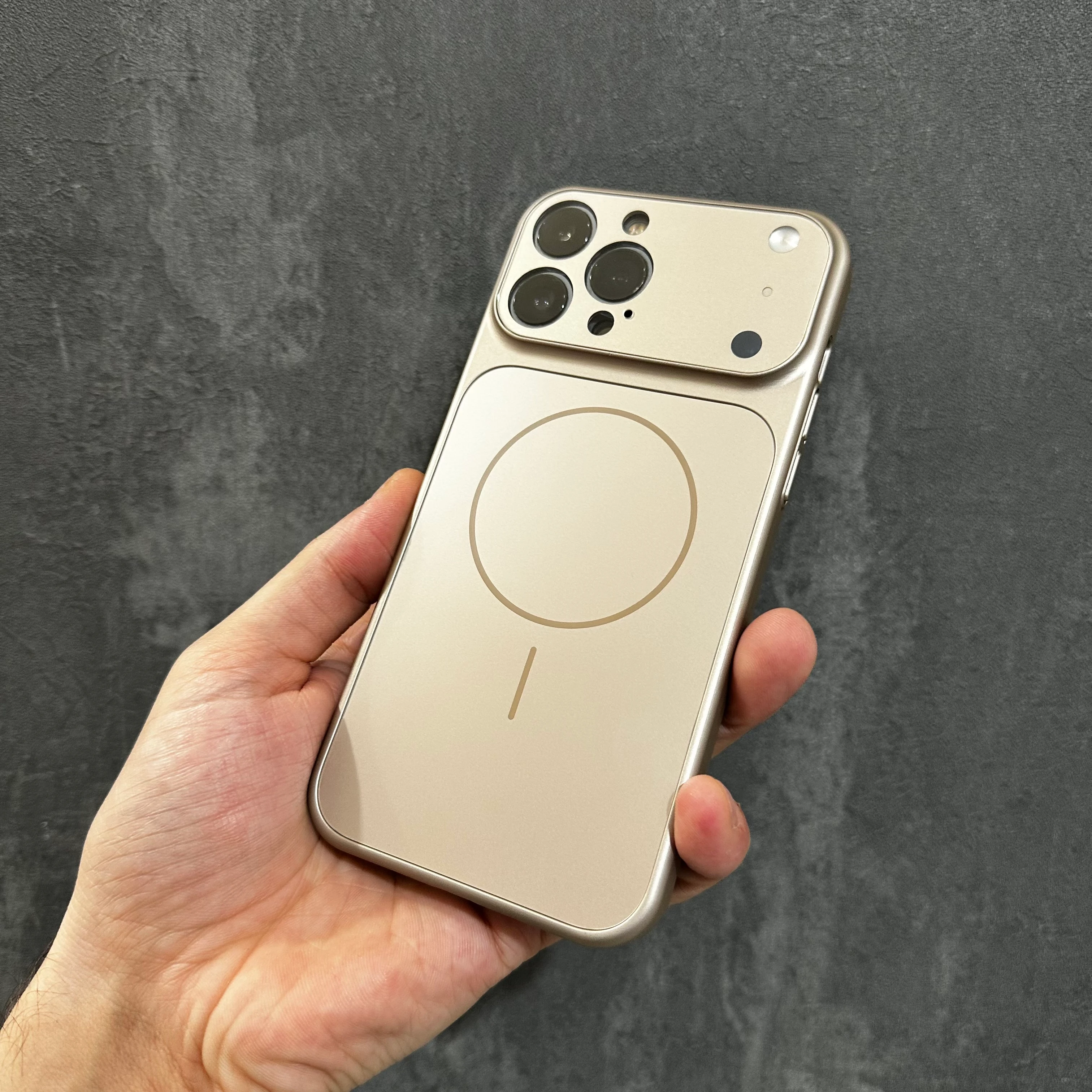 CHANGE MAGSAFE KILIF GOLD