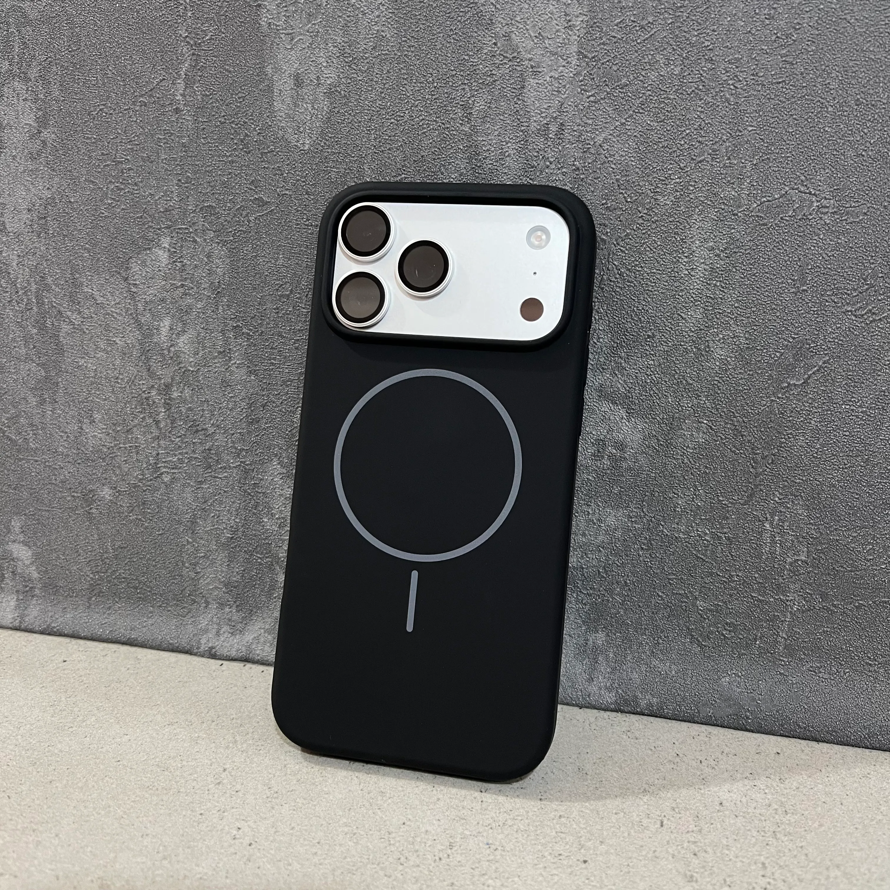 SİYAH MAGSAFE LANSMAN KILIF