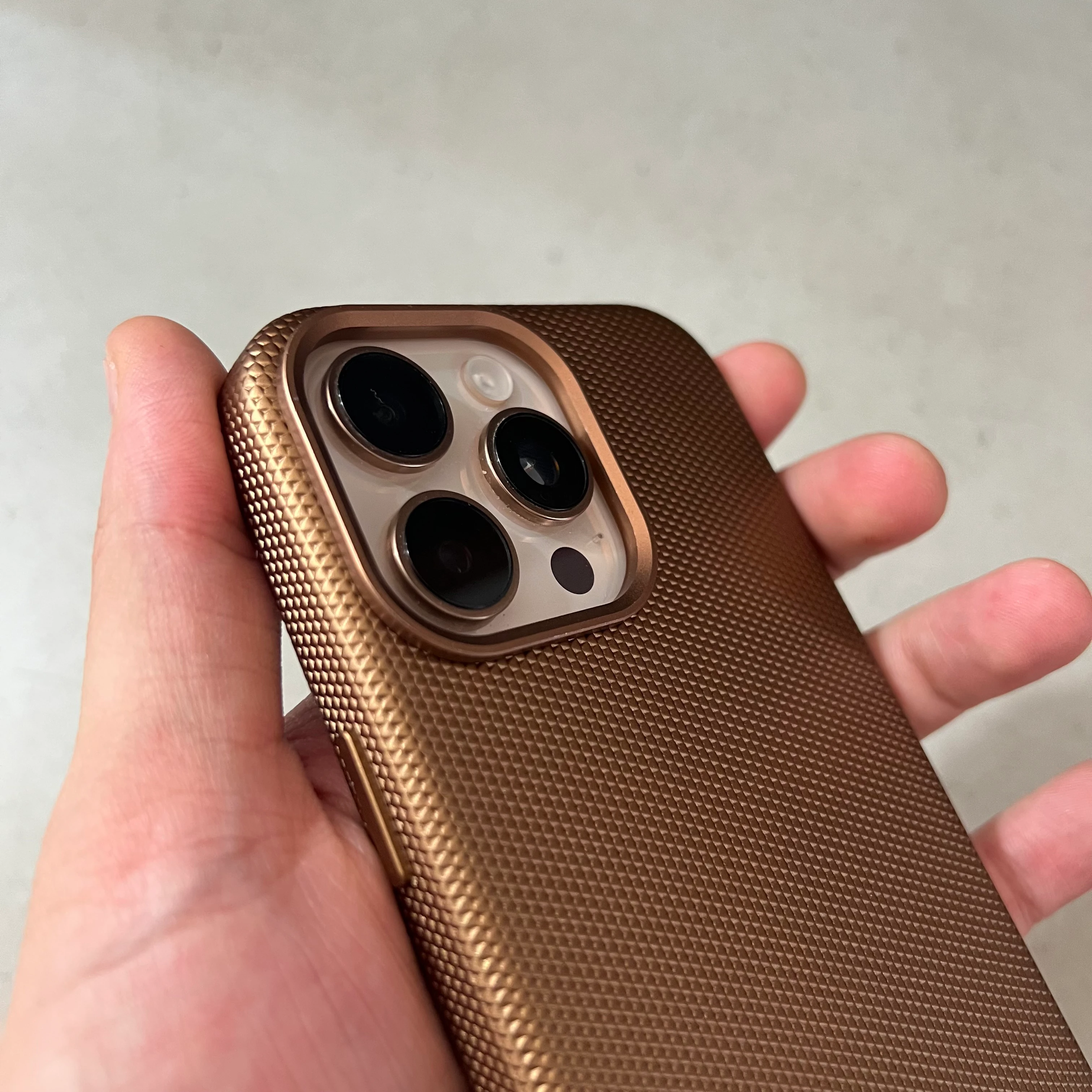 BOSS MAGSAFE KILIF GOLD