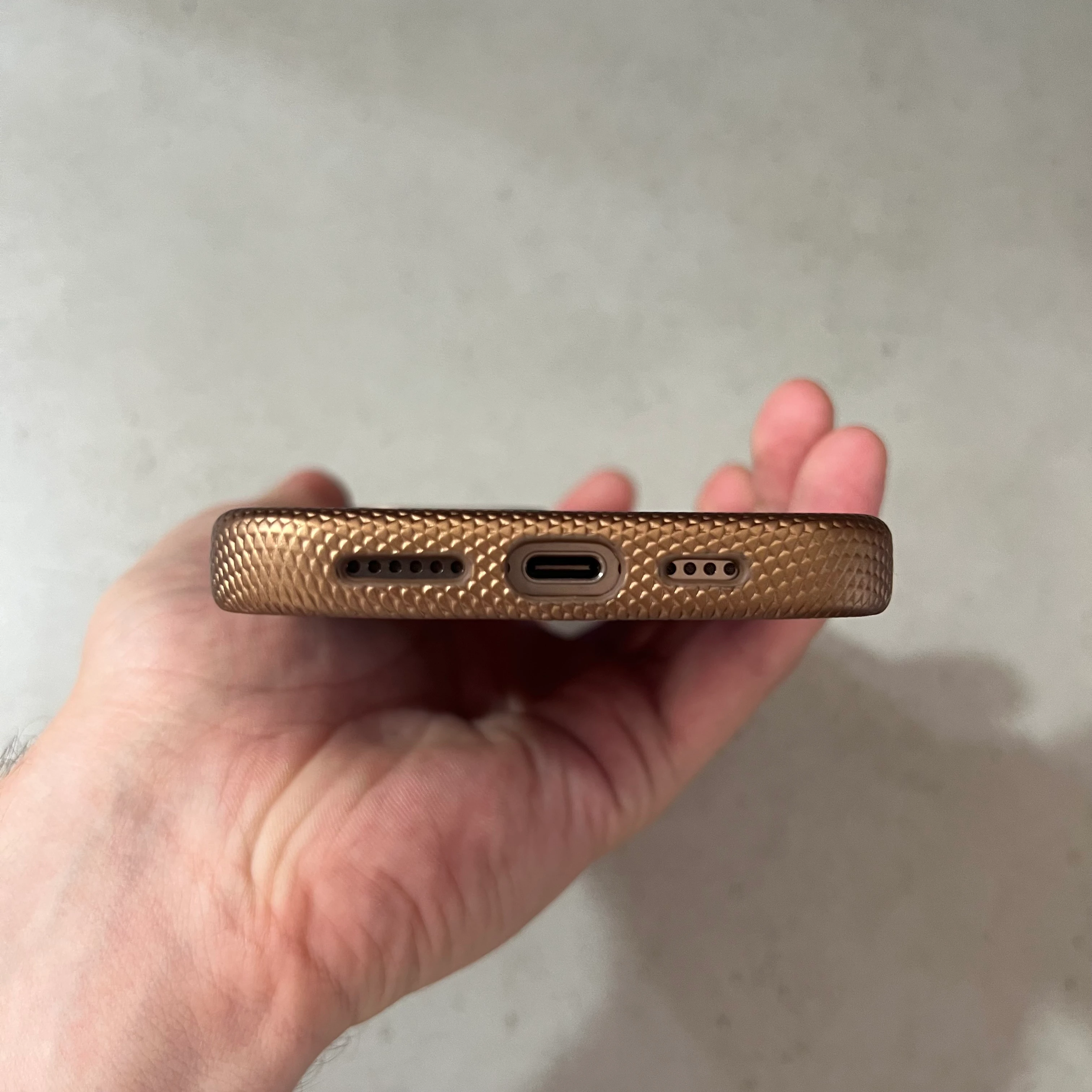 BOSS MAGSAFE KILIF GOLD