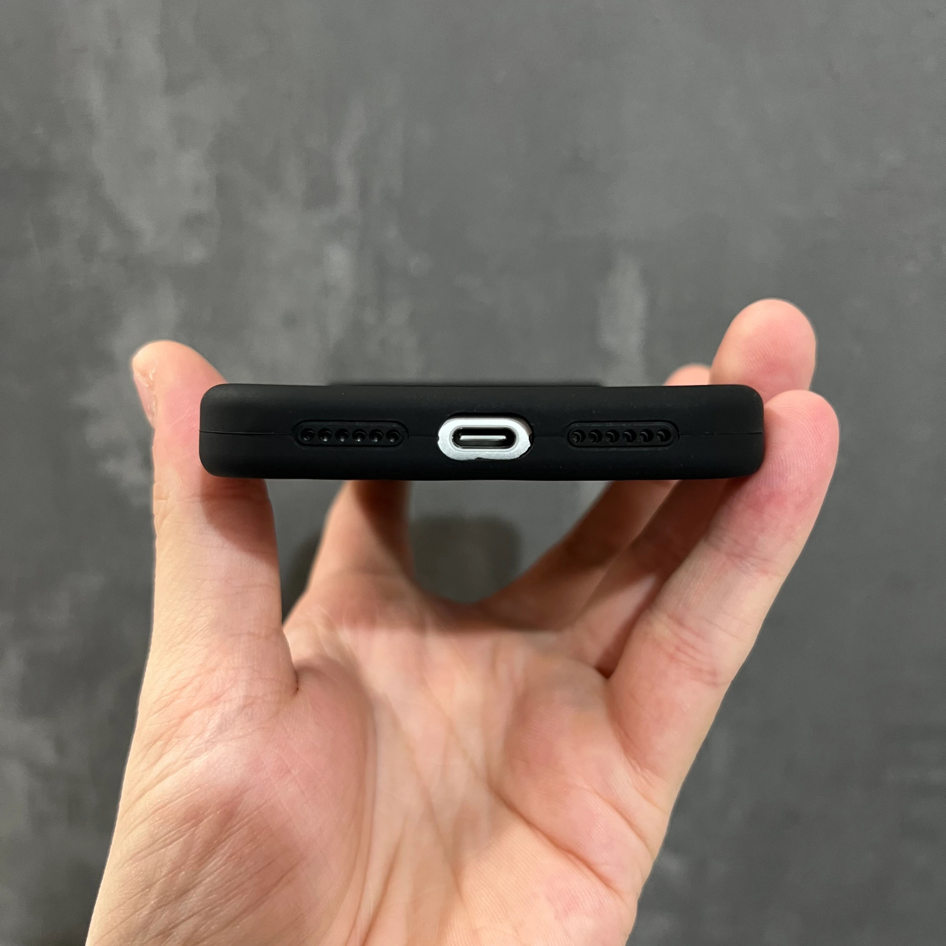 SİYAH MAGSAFE LANSMAN KILIF