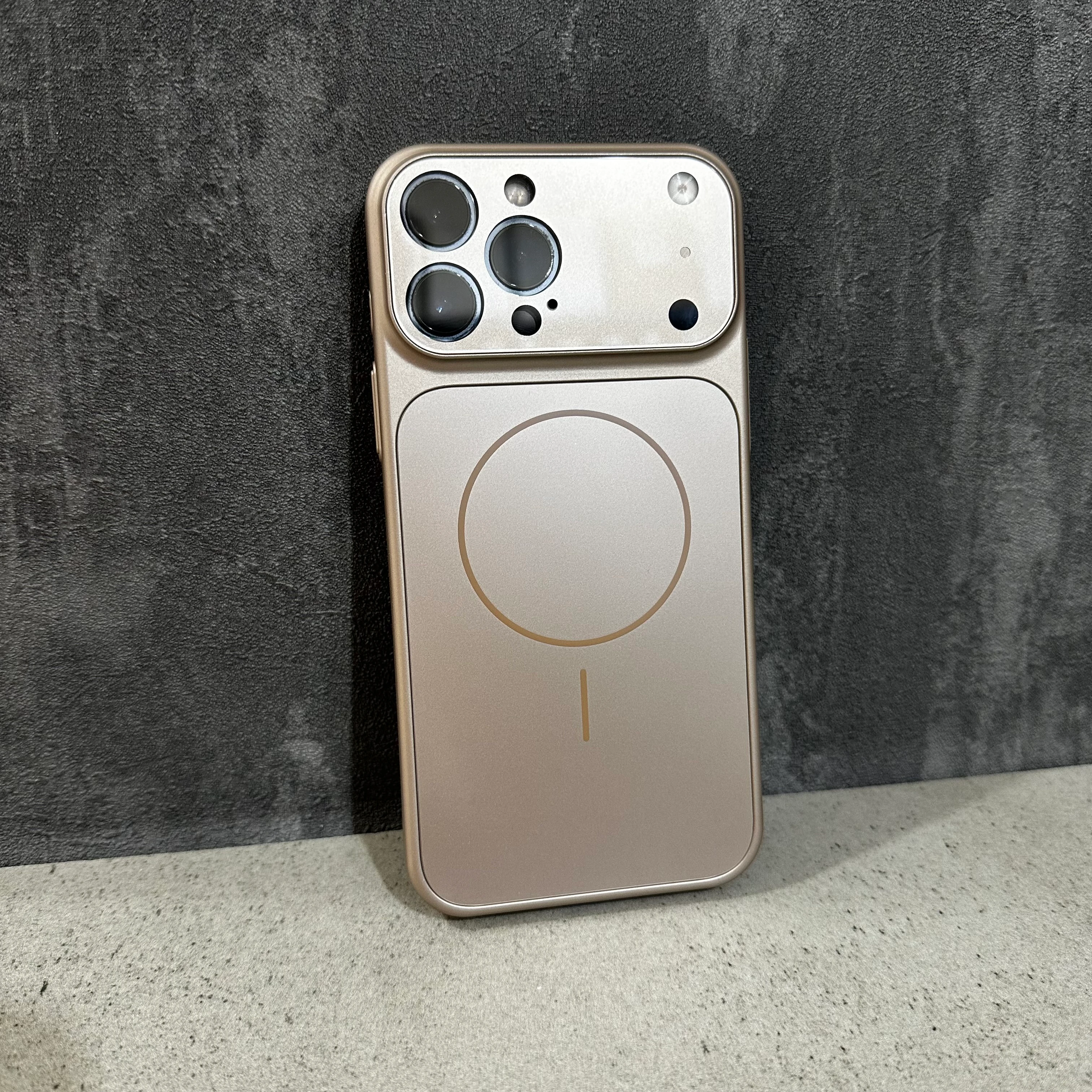 CHANGE MAGSAFE KILIF GOLD