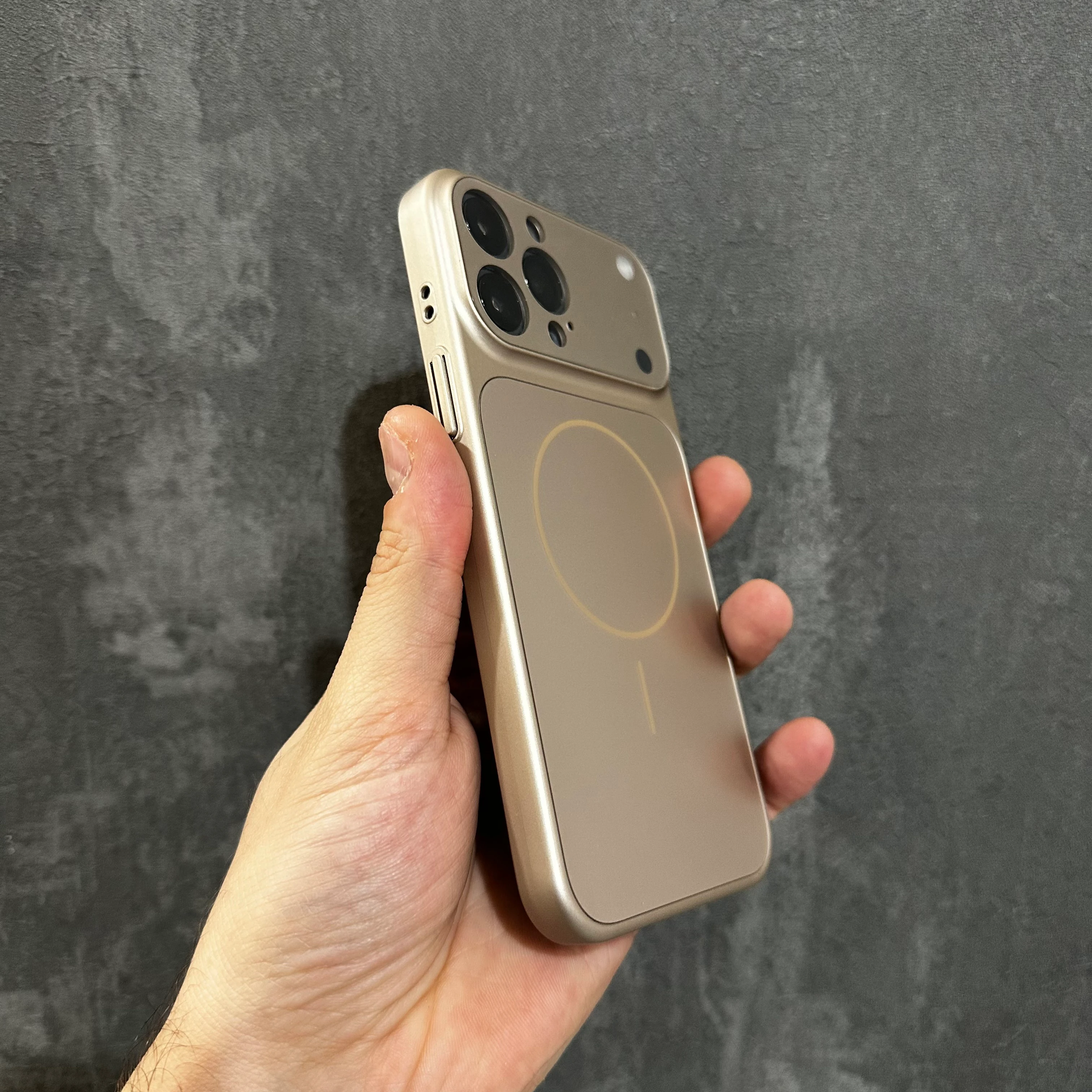 CHANGE MAGSAFE KILIF GOLD