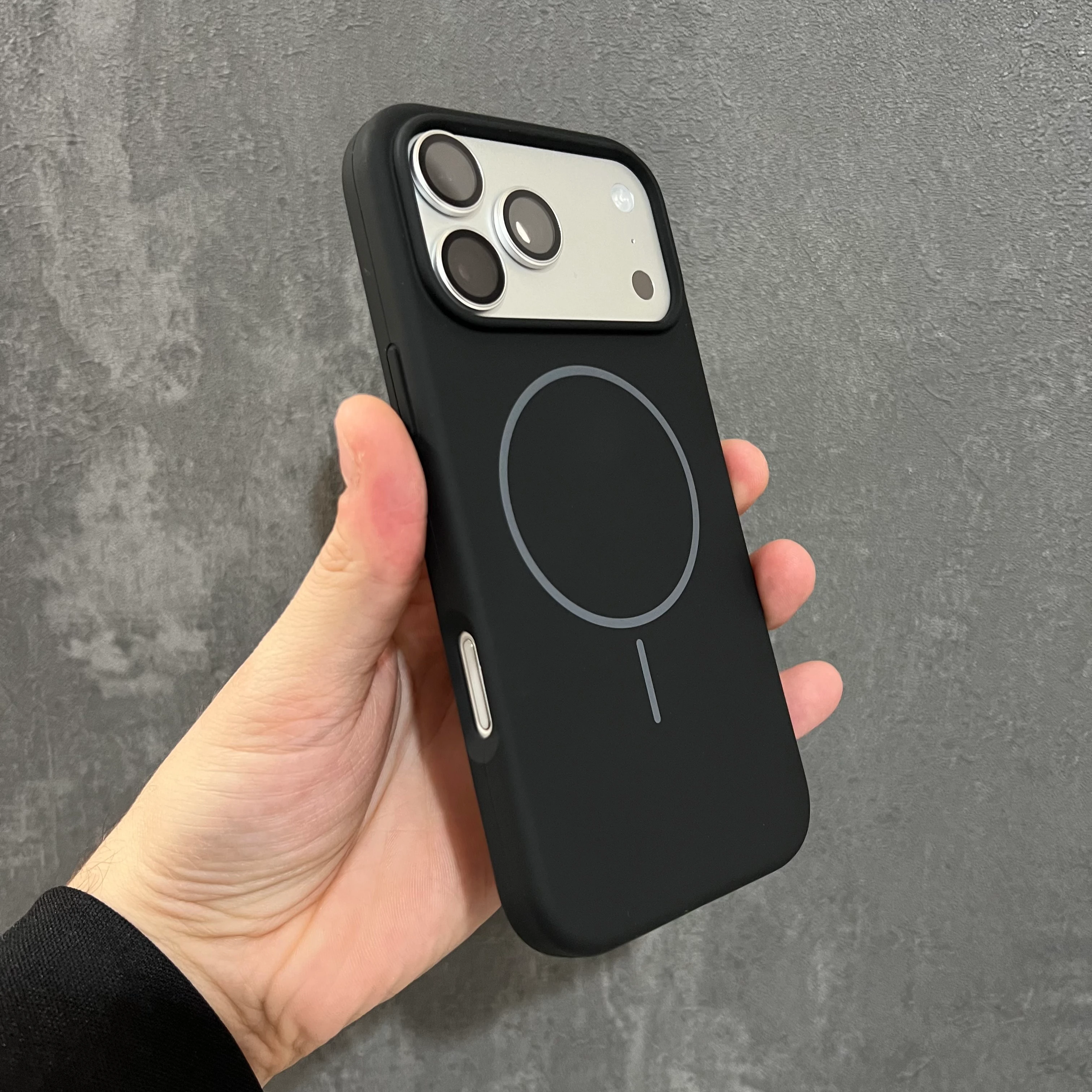 SİYAH MAGSAFE LANSMAN KILIF