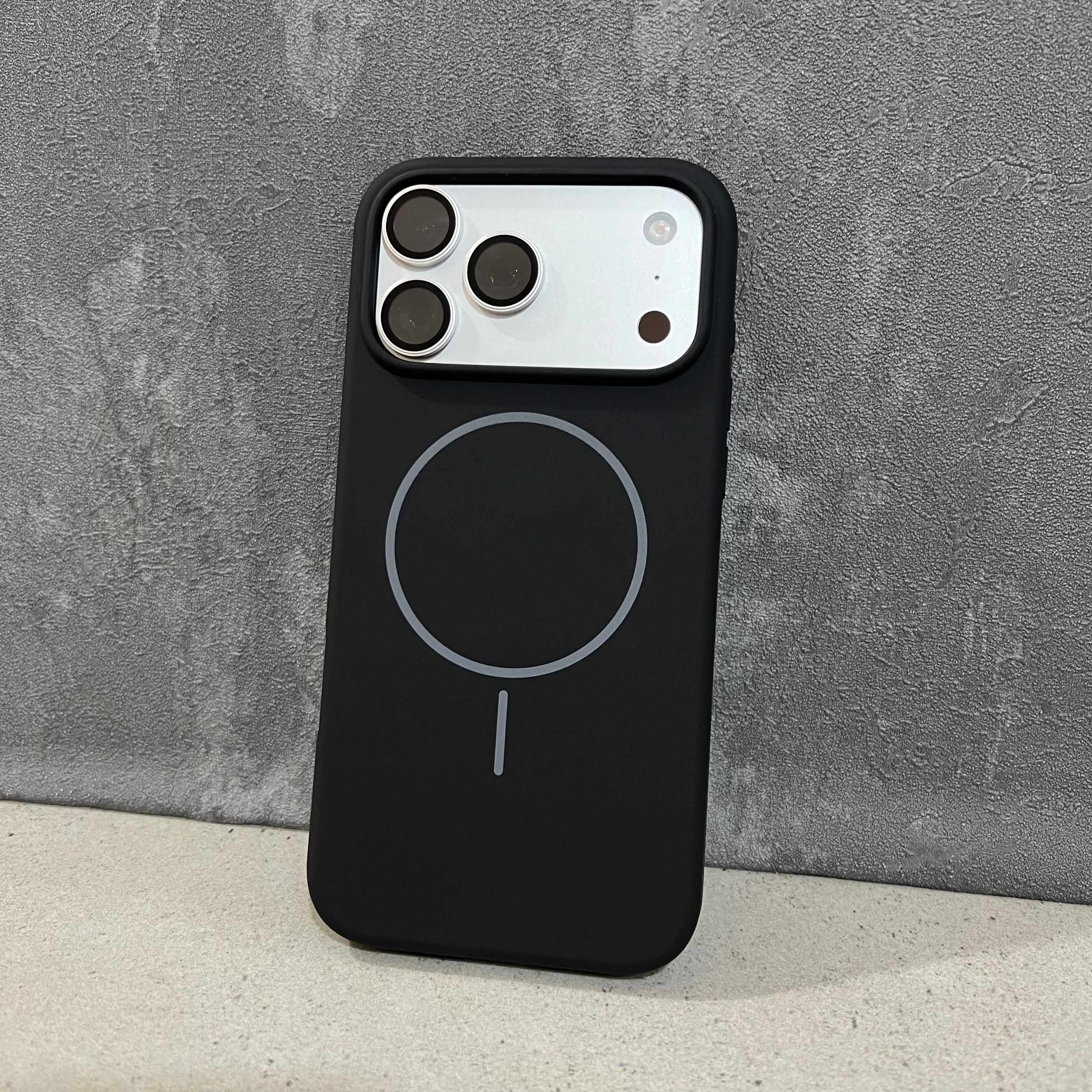 SİYAH MAGSAFE LANSMAN KILIF