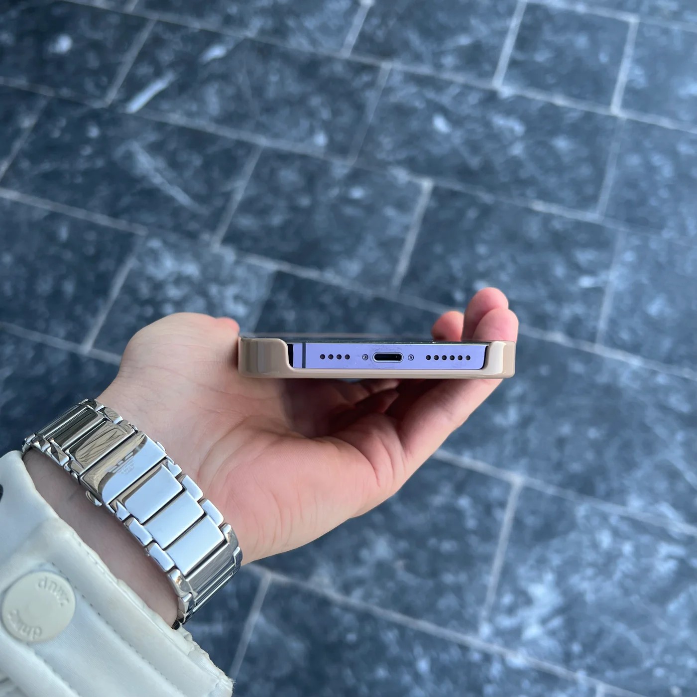 Desert Titanium Magsafe Kılıf 