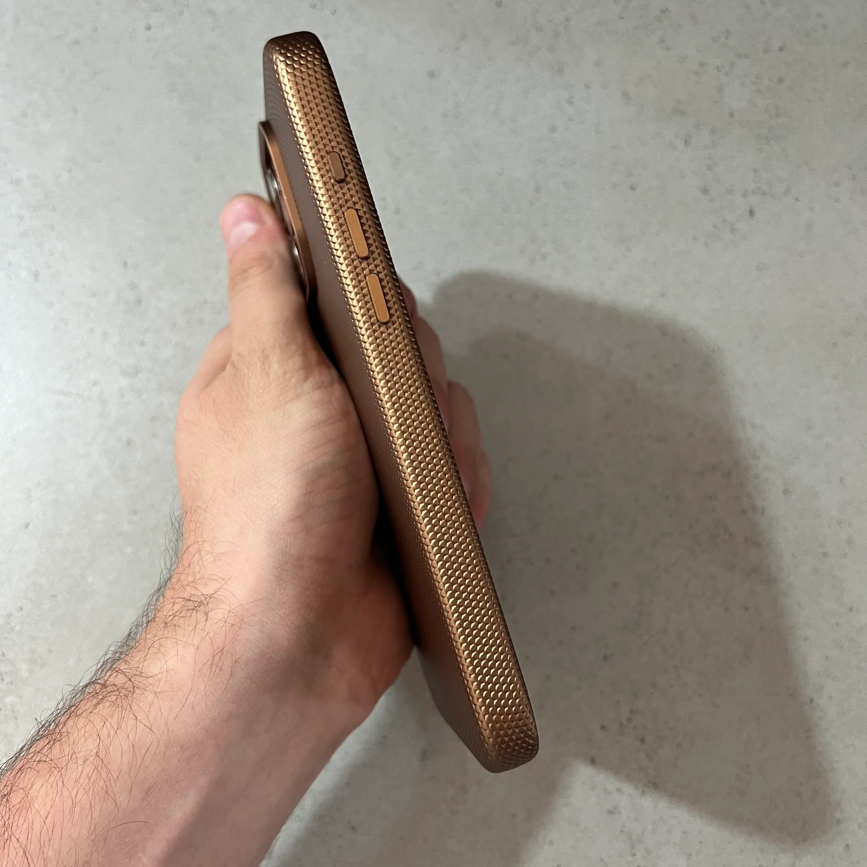 BOSS MAGSAFE KILIF GOLD