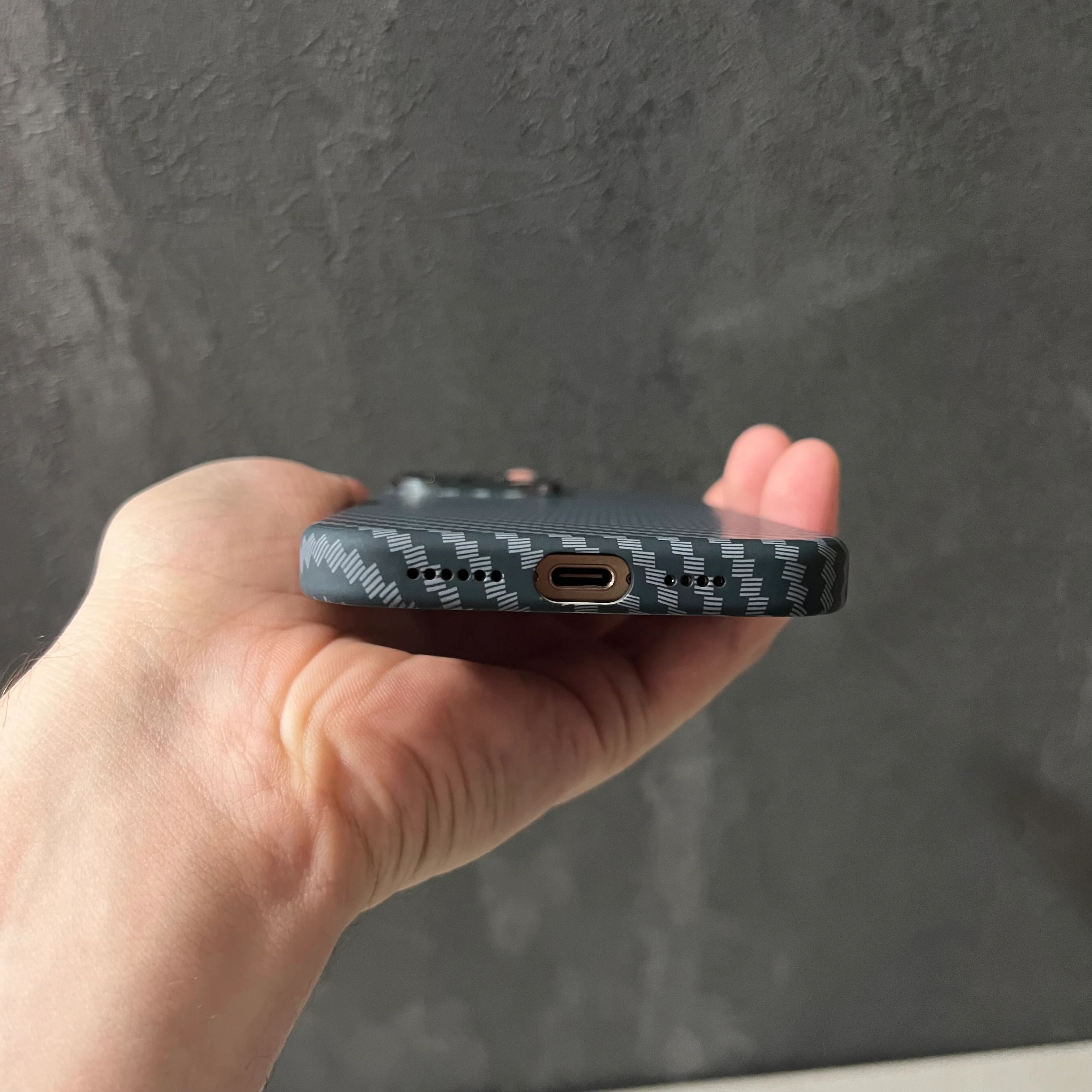 BLACK-GRAY KARBON MAGSAFE KILIF