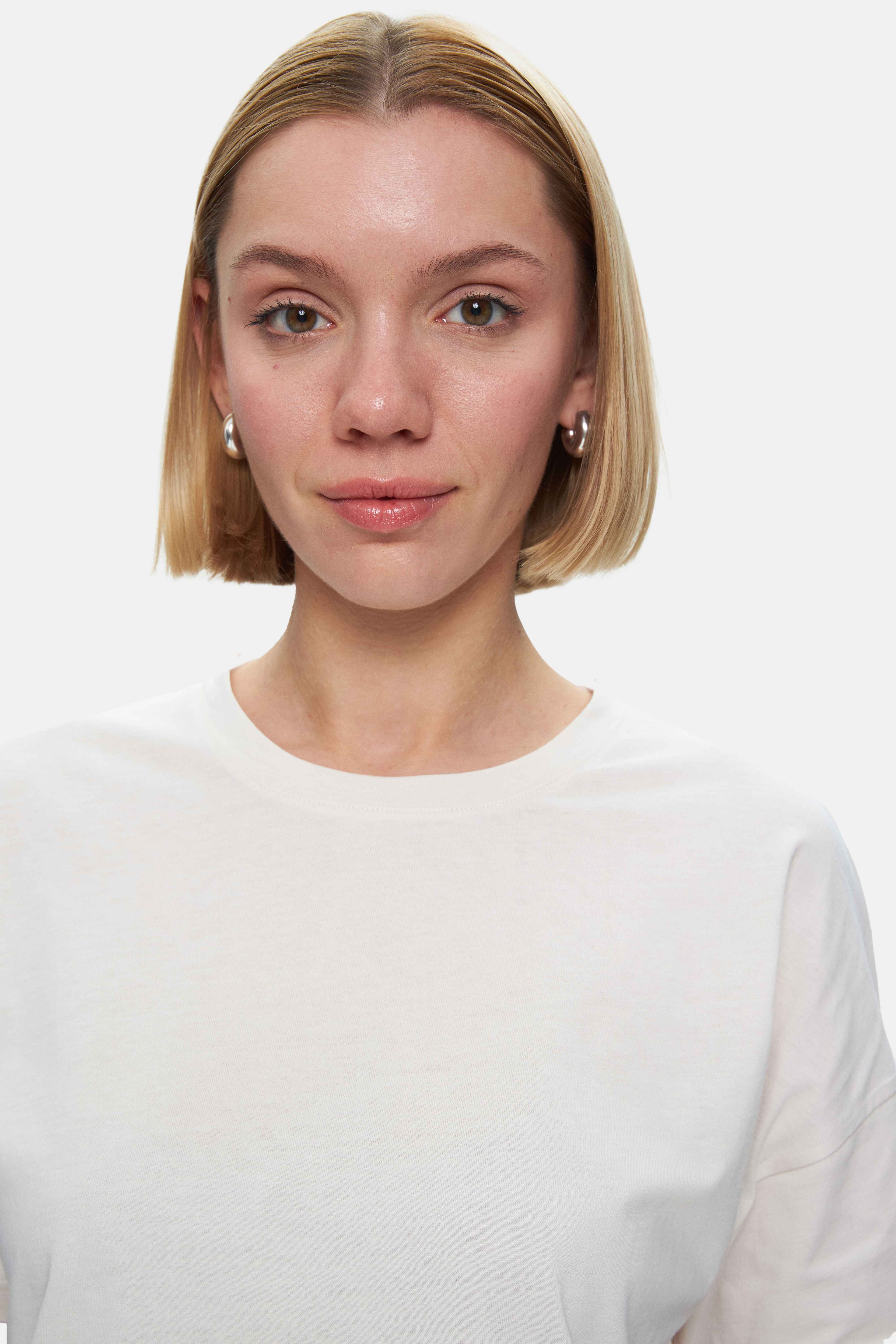 ODETTE Kemik Rengi Bisiklet Yaka Varak Baskılı Loose Fit Kadın Tshirt