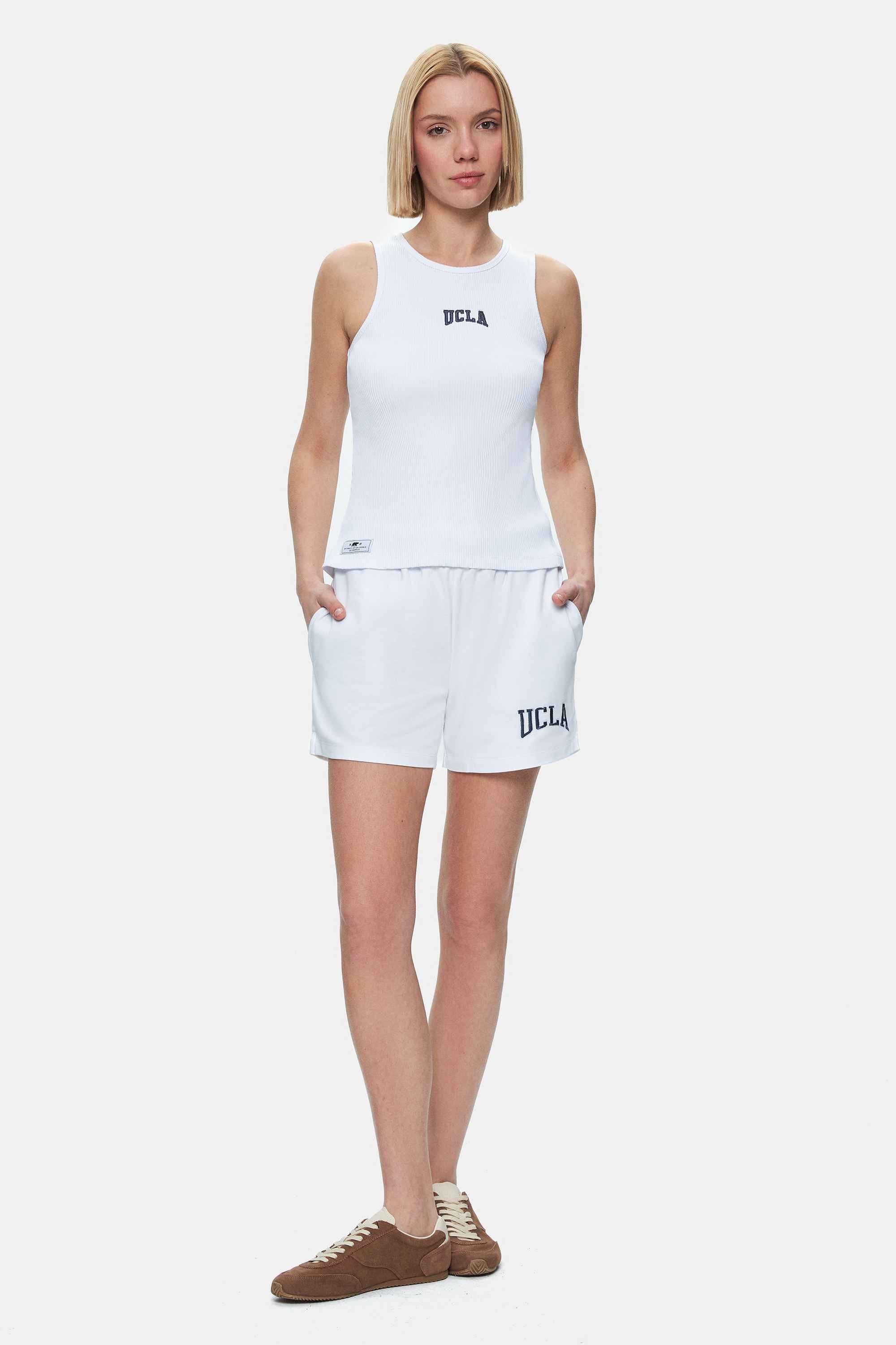 SALINAS Beyaz Sıfır Kol Nakışlı Standard Fit Kadın Tshirt