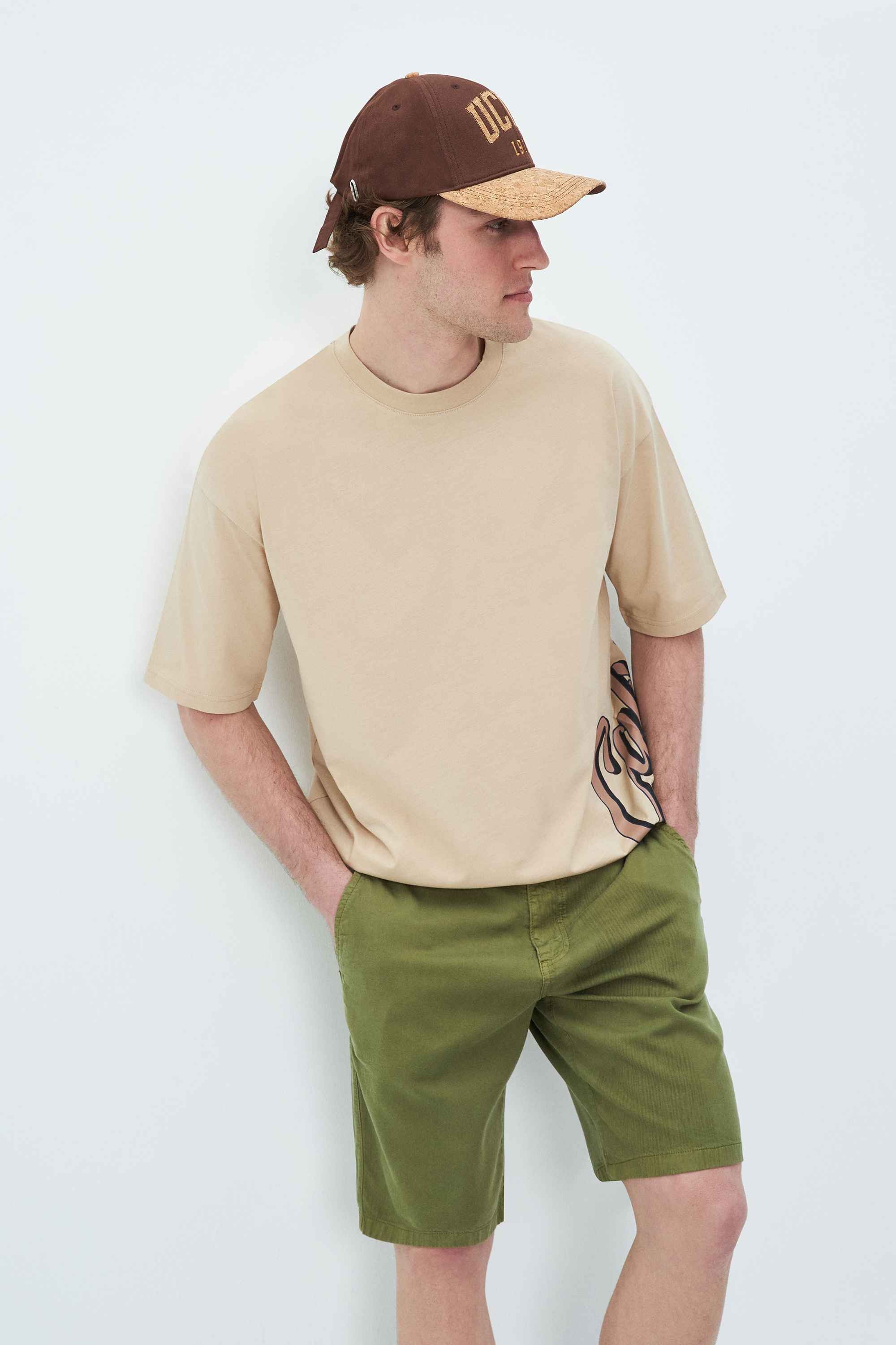 ROSCOE Sütlü Kahve Bisiklet Yaka Baskılı Oversize Erkek Tshirt