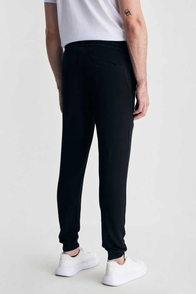 OTTO Siyah Rahat Paça Nakışlı Şardonlu Standard Fit Erkek Eşofman Altı