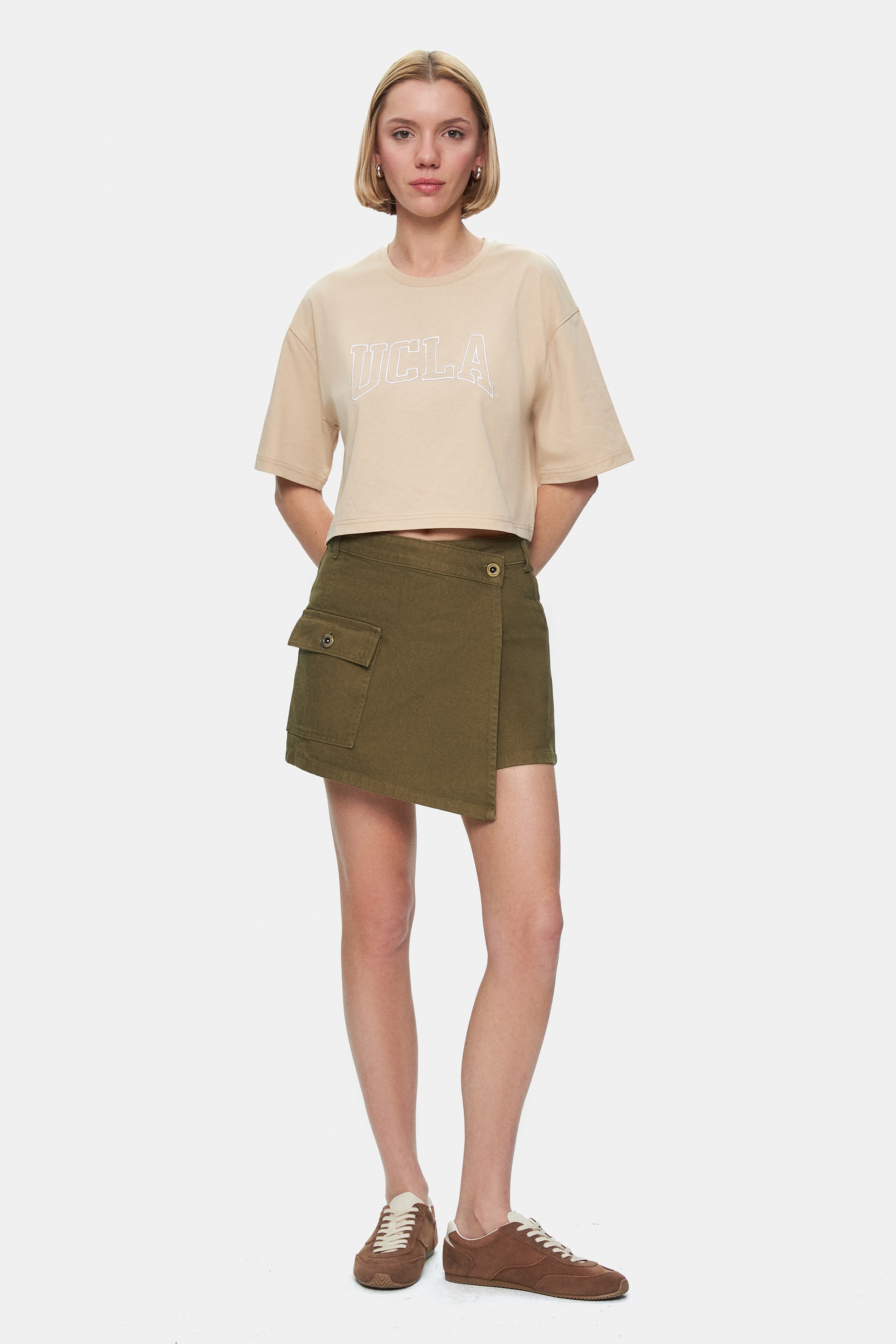 HELENA Kahve Bisiklet Yaka Oversize Crop Nakışlı Oversize Kadın Tshirt