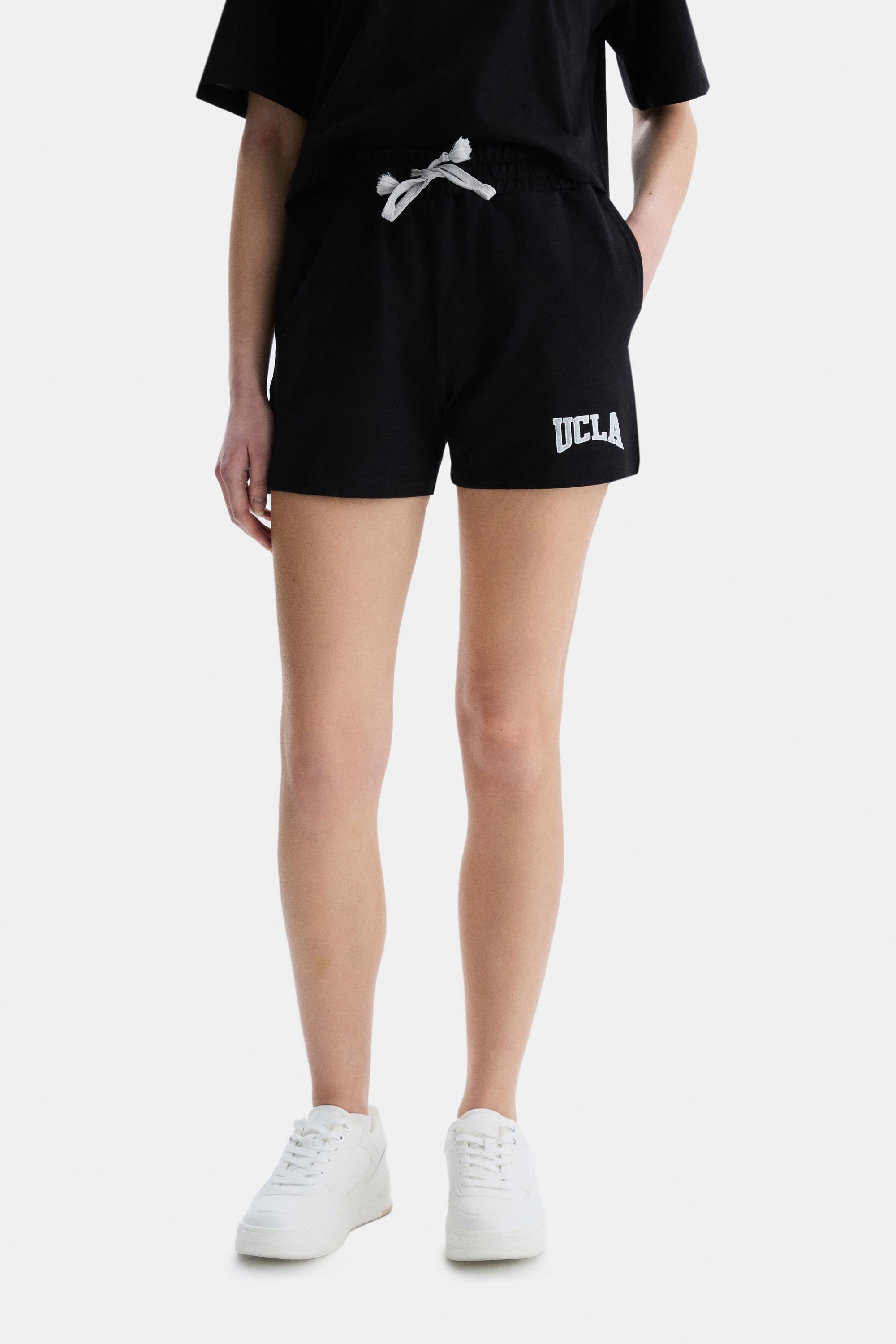 ROSA Siyah Nakışlı Oversize Kadın Örme Şort