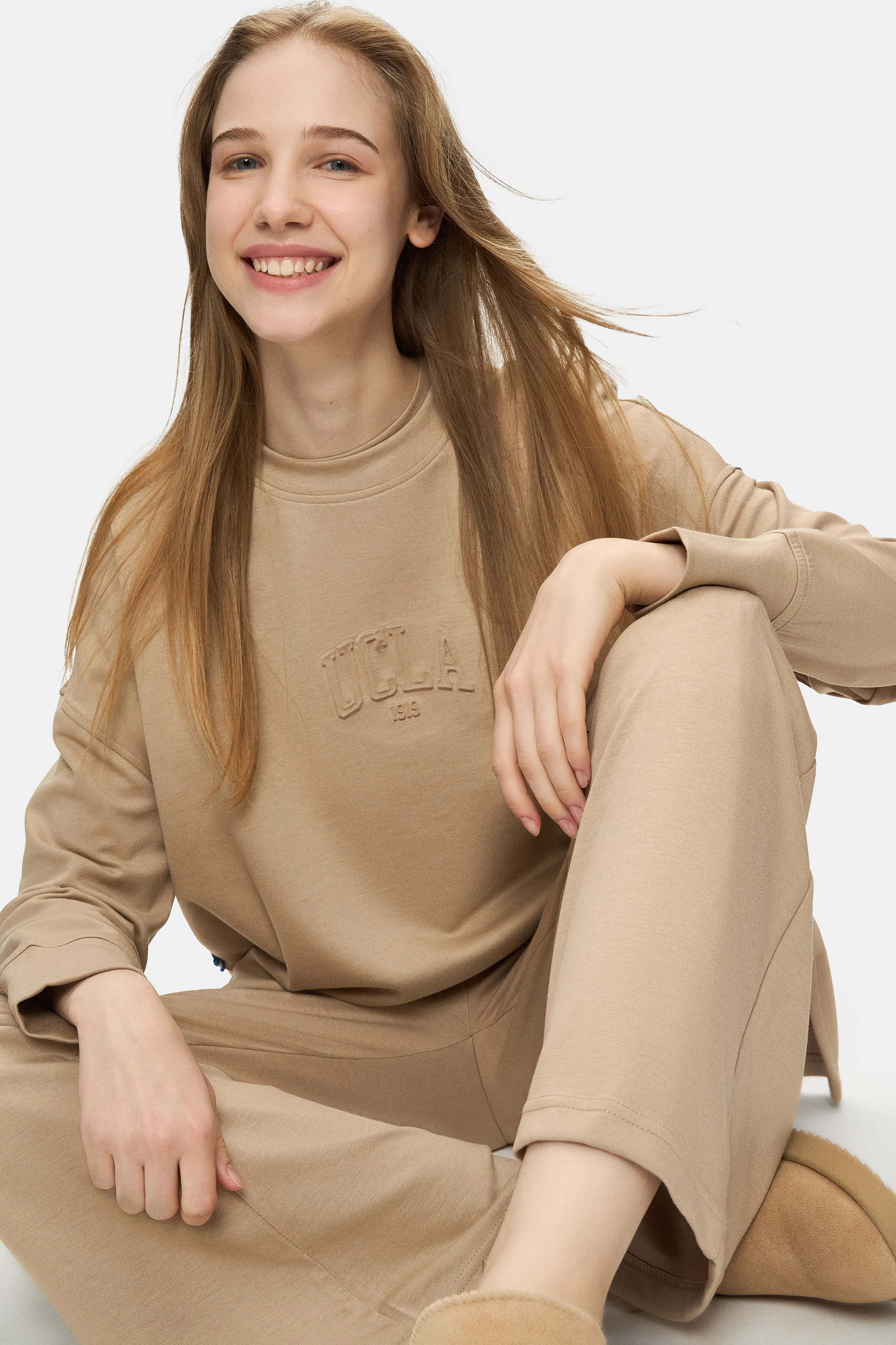 ELOWEN Bej Bisiklet Yaka Gofre Baskı Loose Fit Kadın Sweatshirt