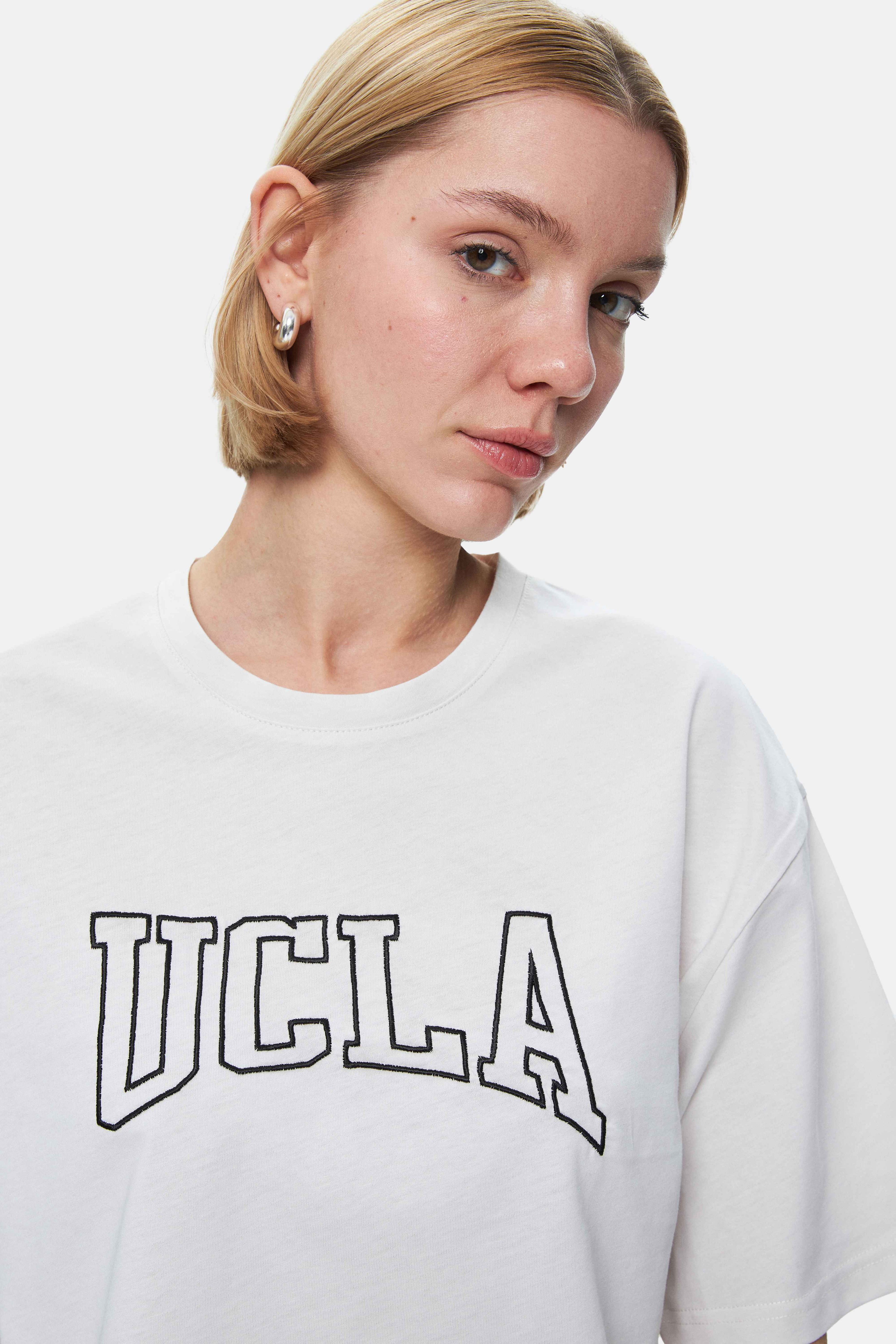 HELENA Bej Bisiklet Yaka Oversize Crop Nakışlı Oversize Kadın Tshirt