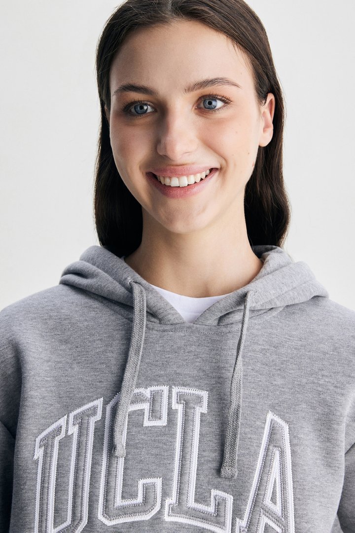 RILEY Gri Kapüşonlu Nakışlı Şardonlu Standard Fit Kadın Sweatshirt